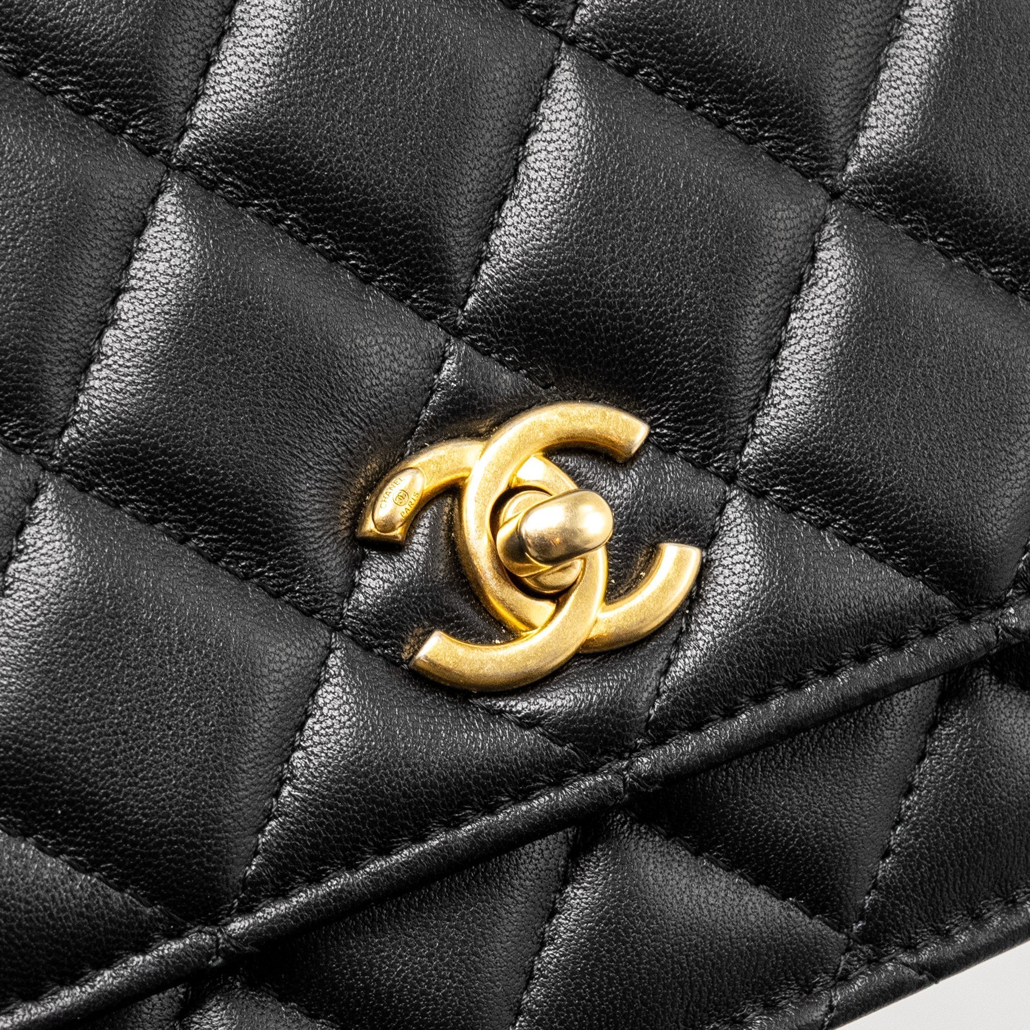 chanel-pearl-crush-wallet-on-chain-lambskin-black-ghw-microchip-copy-1