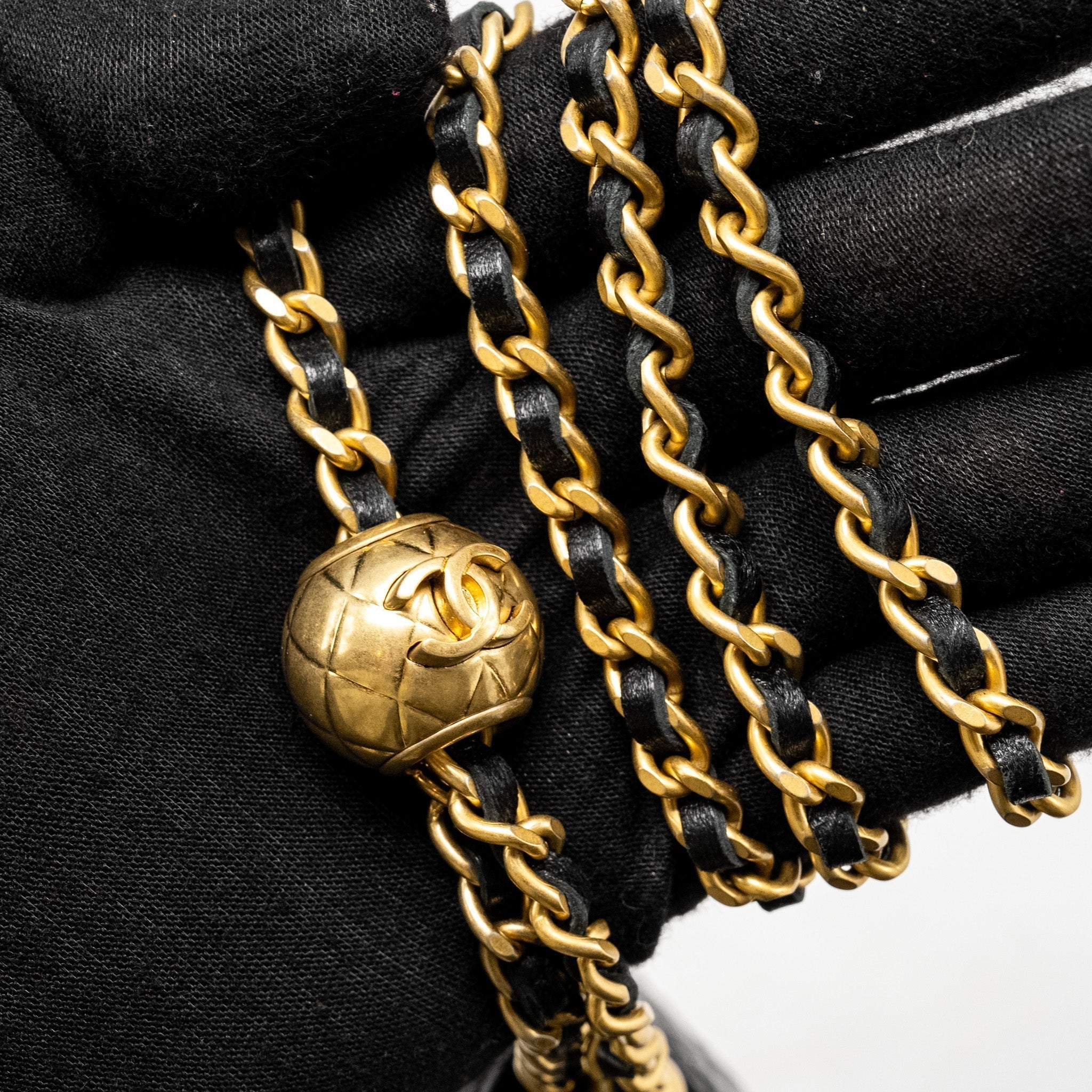 chanel-pearl-crush-wallet-on-chain-lambskin-black-ghw-microchip-copy-1