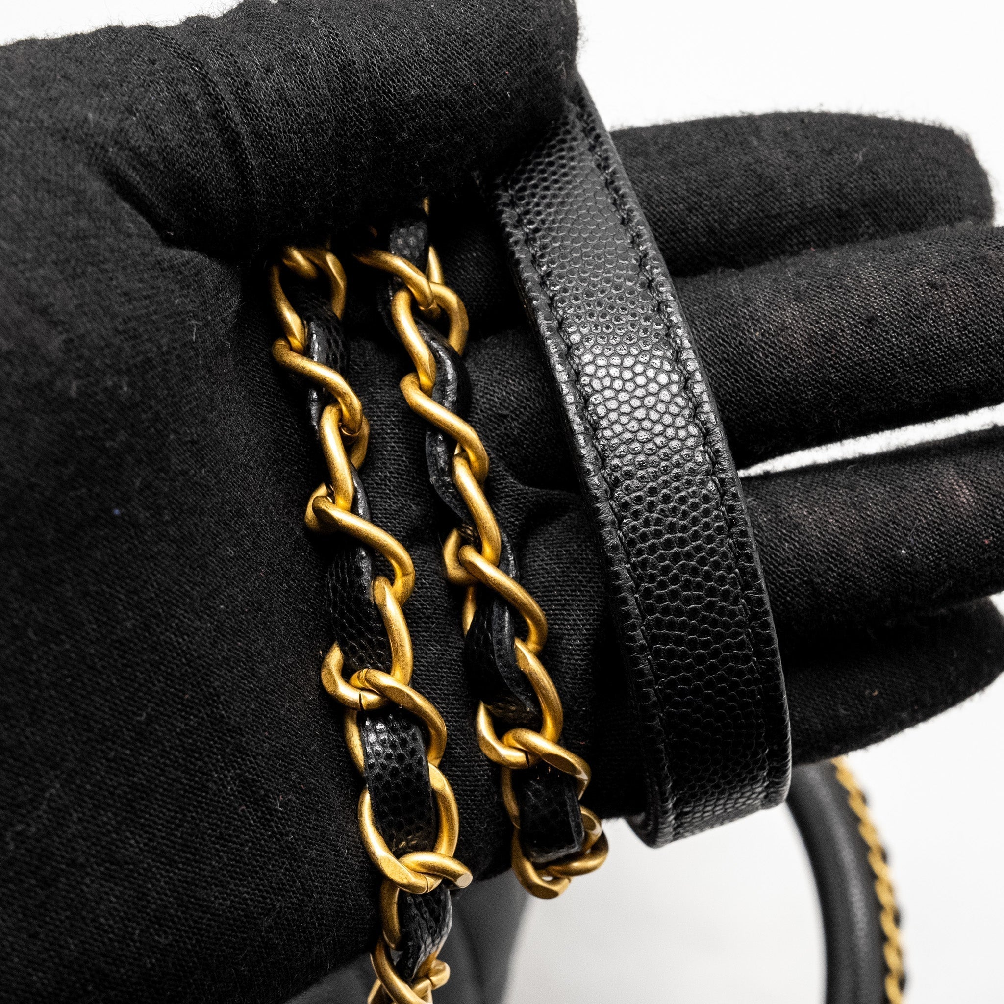 chanel-medium-coco-handle-limited-edition-caviar-black-ghw-microchip
