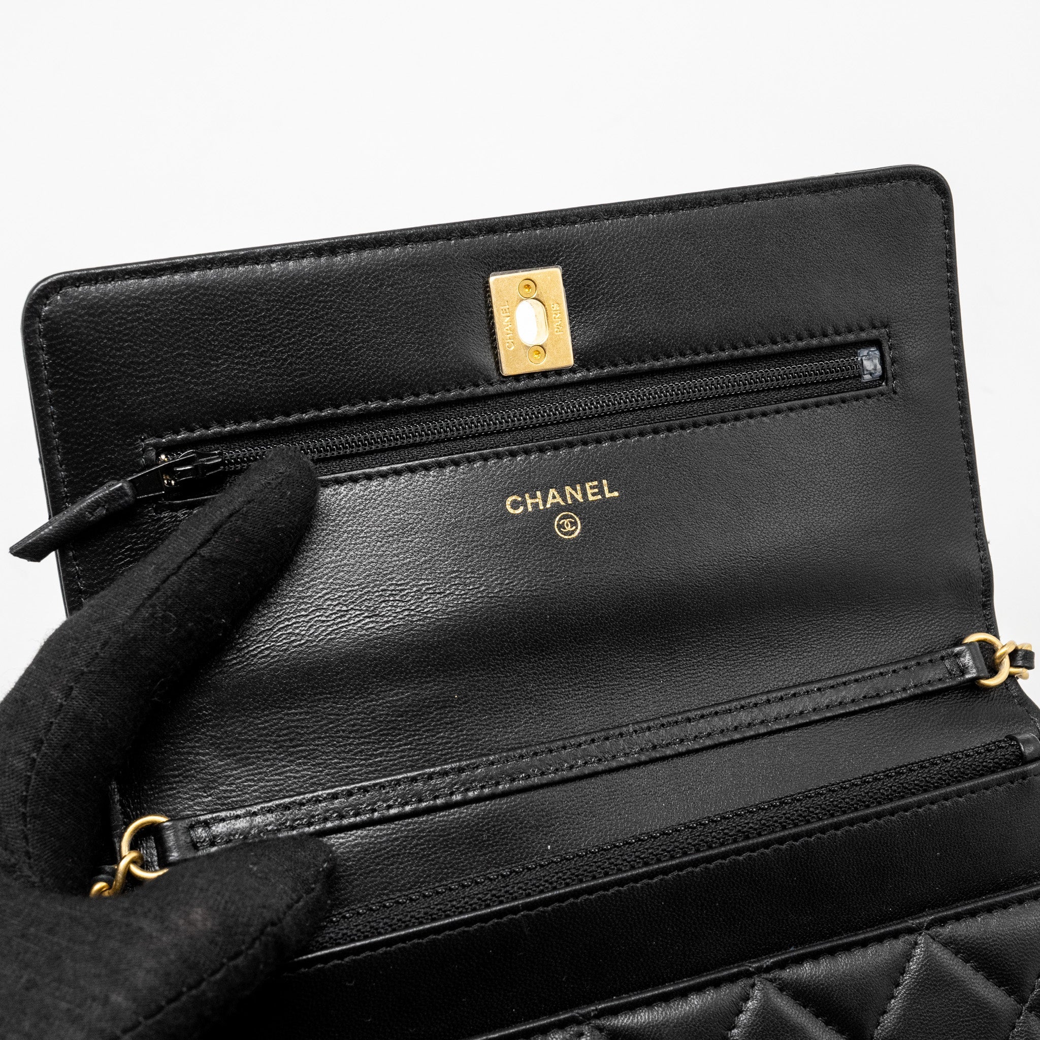 chanel-pearl-crush-wallet-on-chain-lambskin-black-ghw-microchip-copy-1