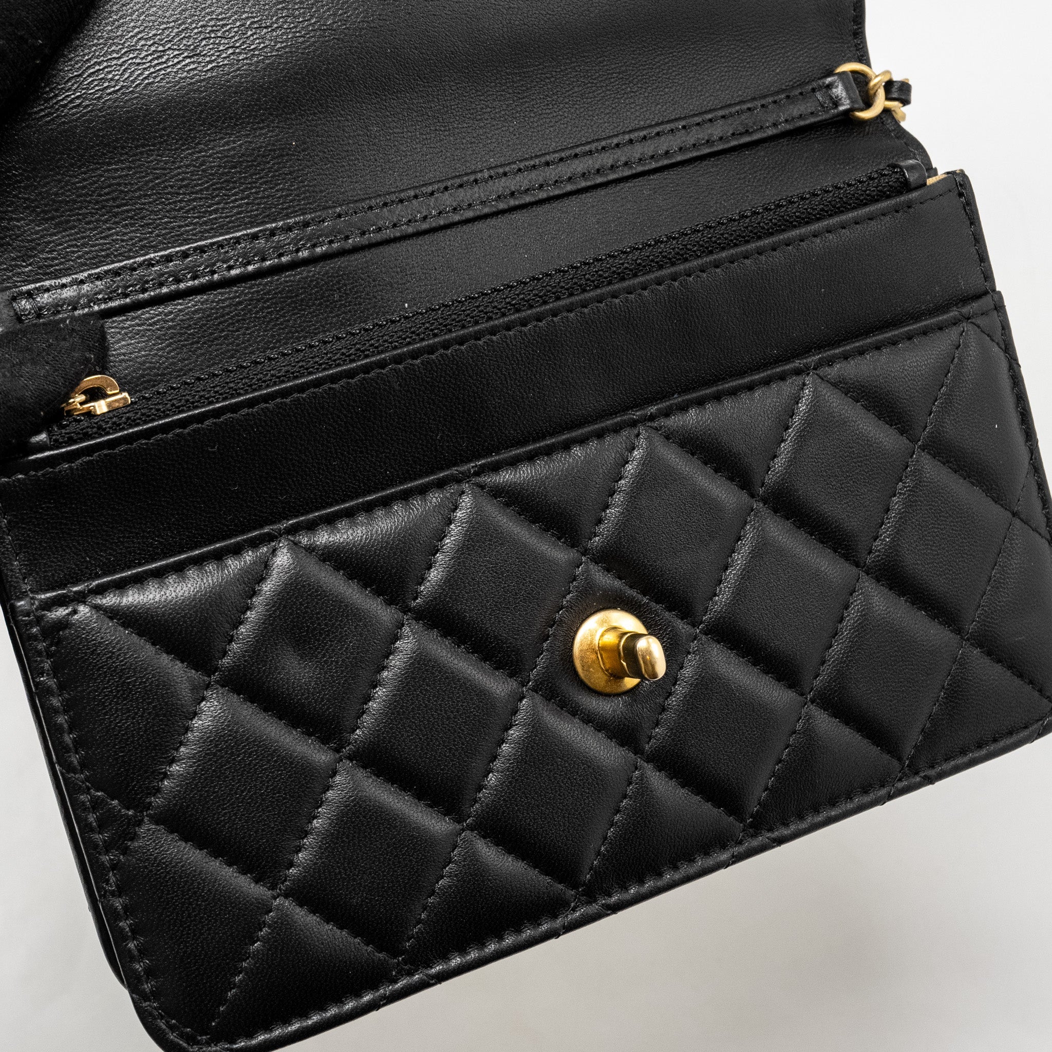 chanel-pearl-crush-wallet-on-chain-lambskin-black-ghw-microchip-copy-1