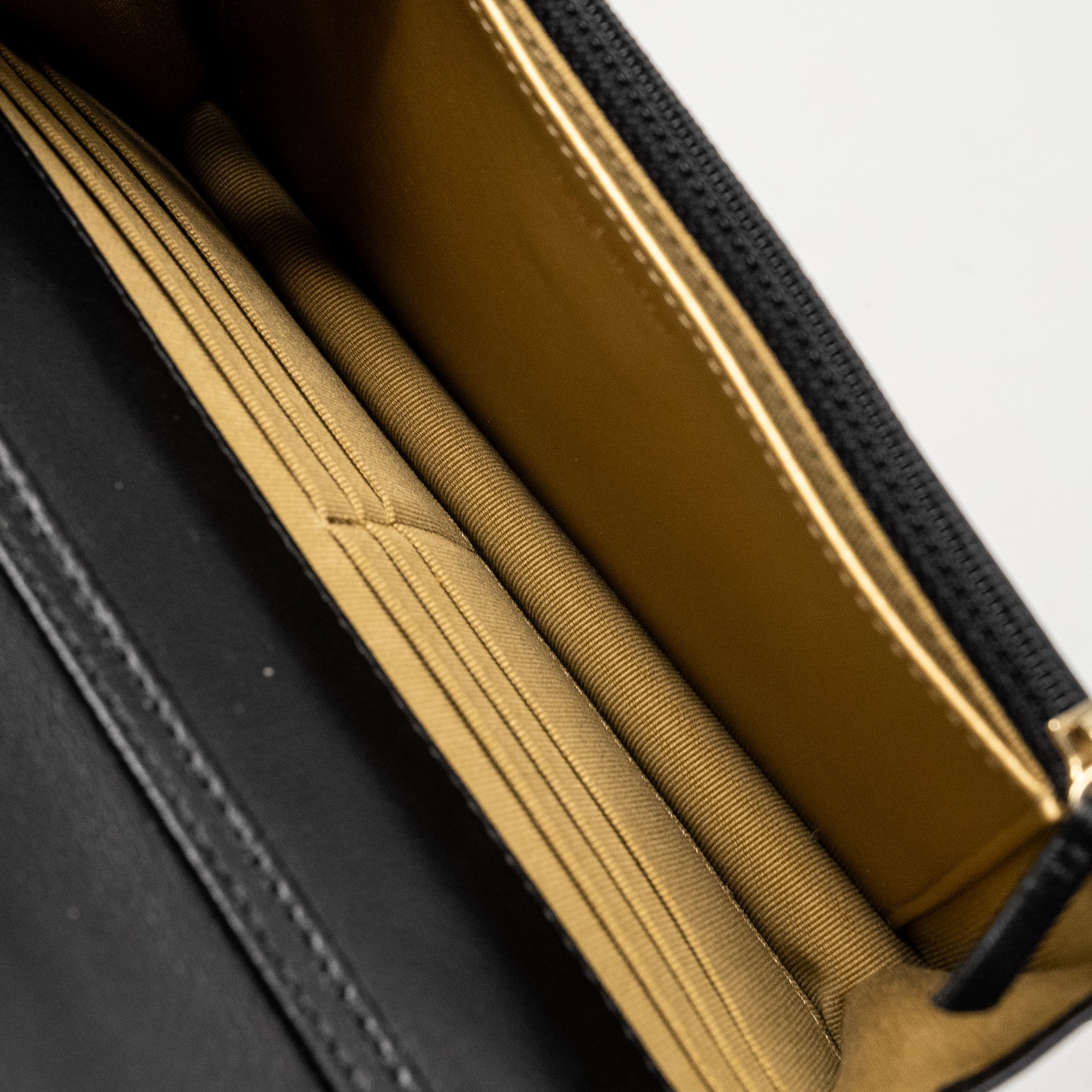 chanel-pearl-crush-wallet-on-chain-lambskin-black-ghw-microchip-copy-1