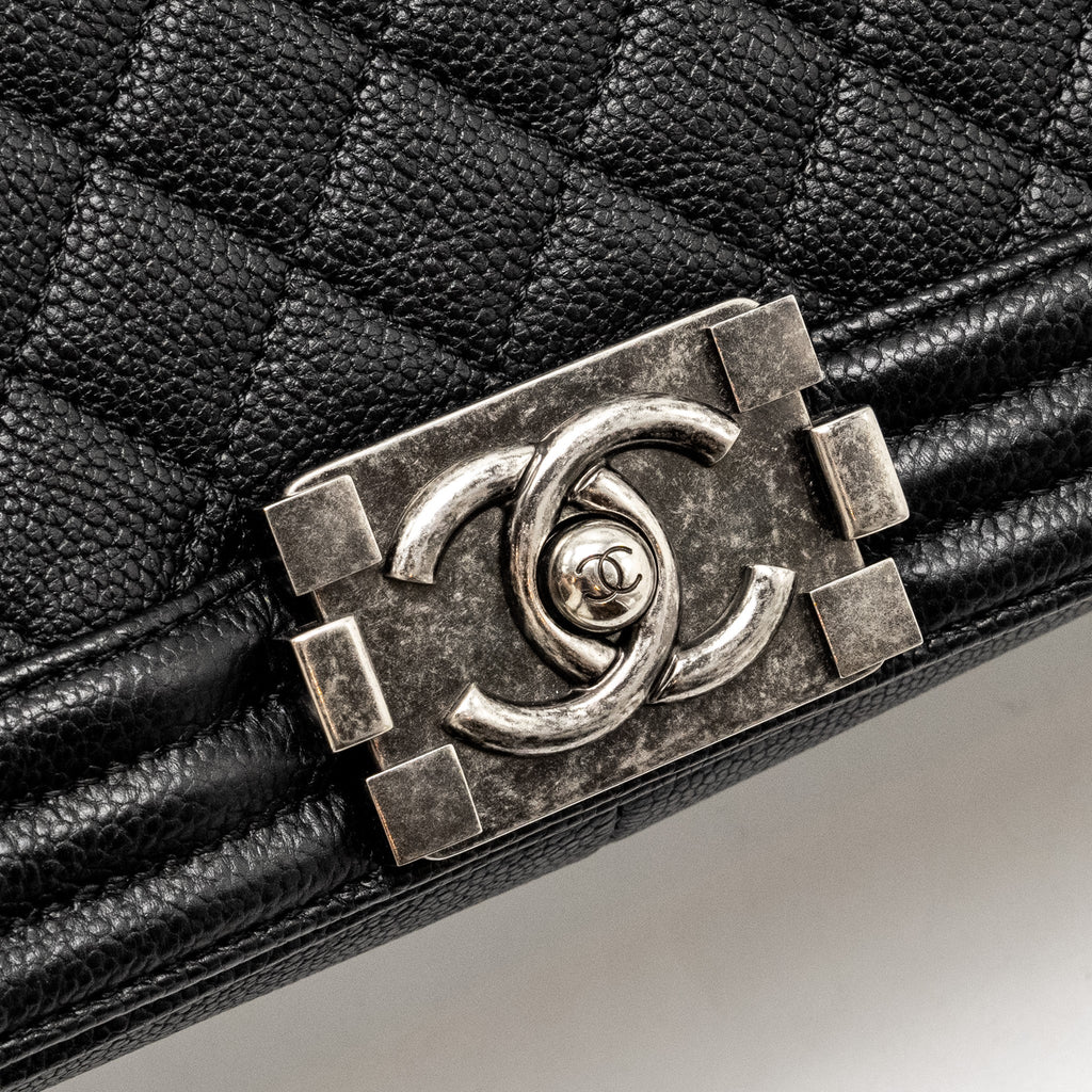 chanel-boy-bag-black