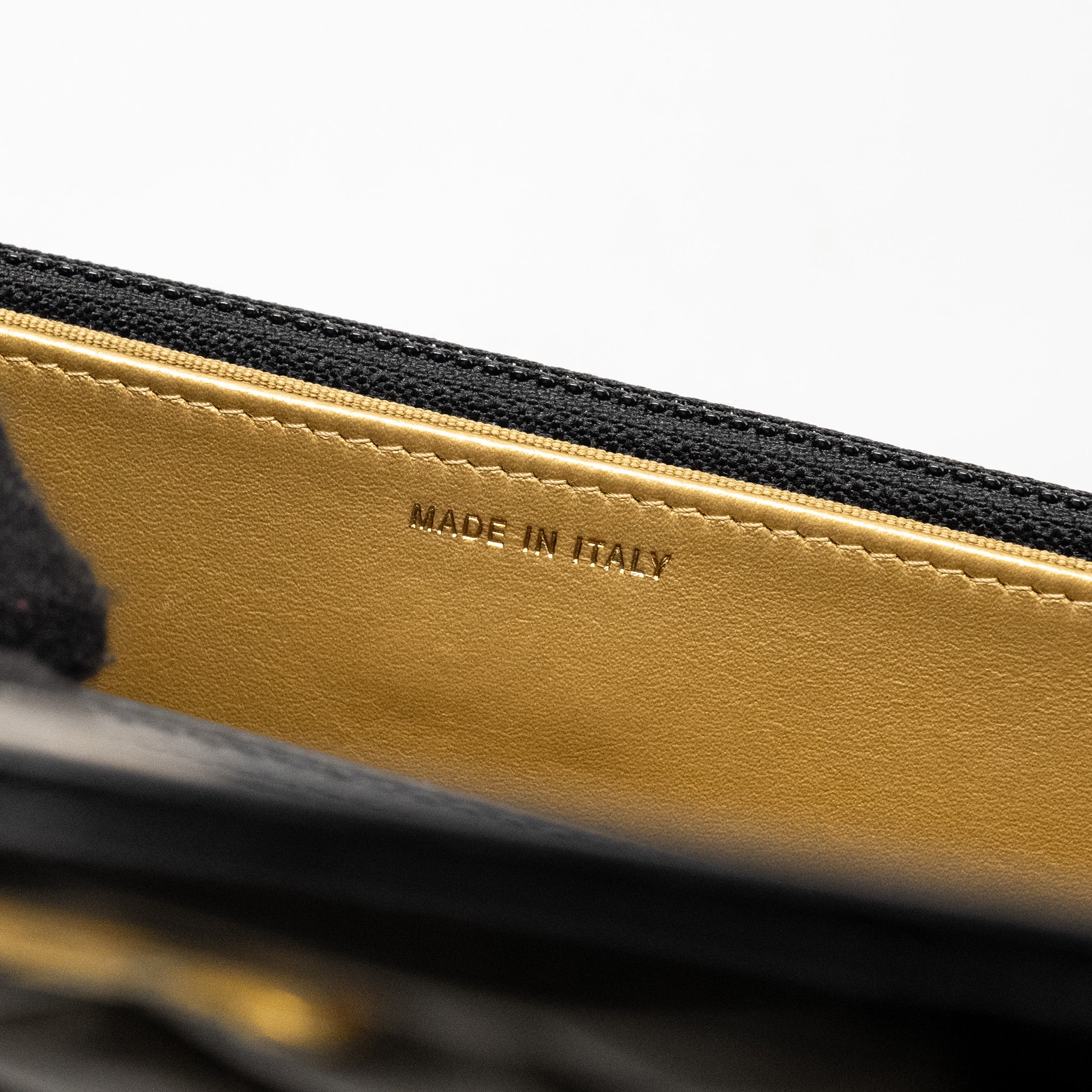 chanel-pearl-crush-wallet-on-chain-lambskin-black-ghw-microchip-copy-1