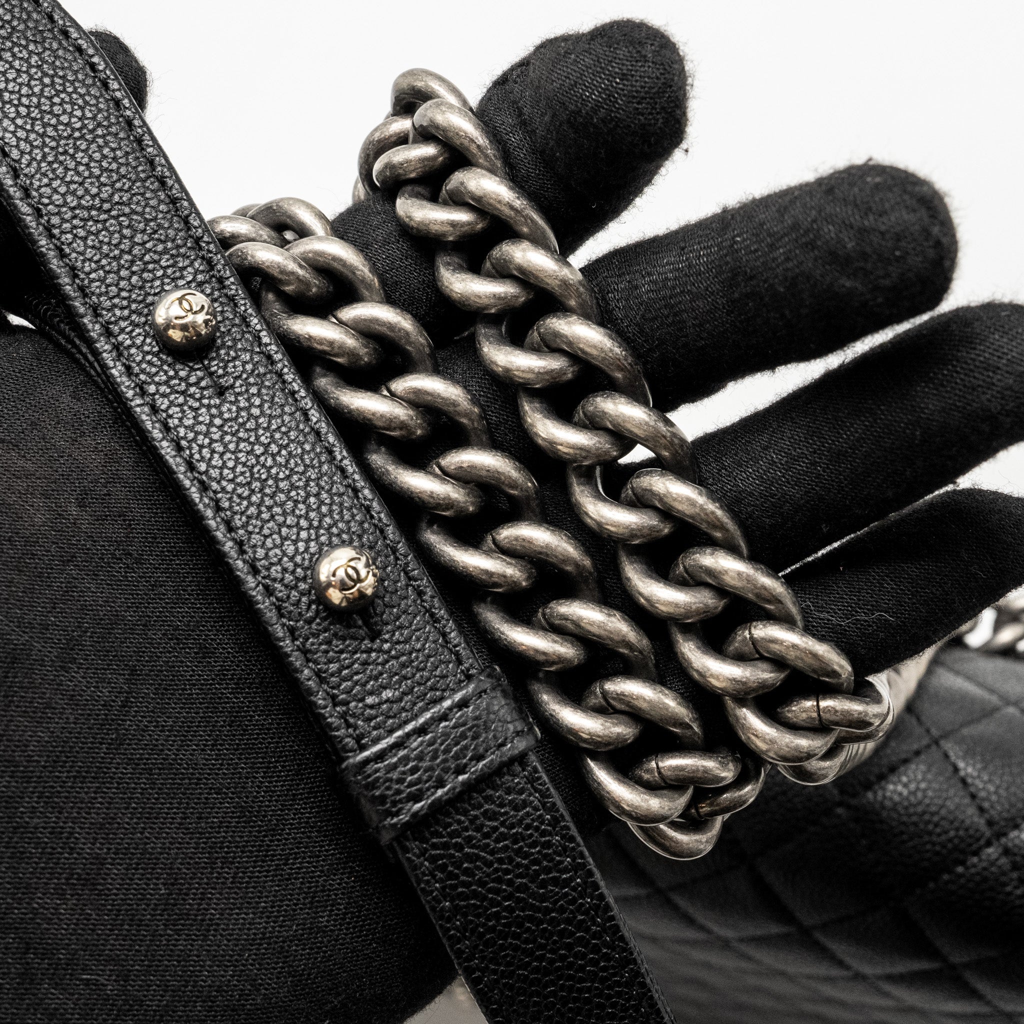 chanel-boy-bag-black