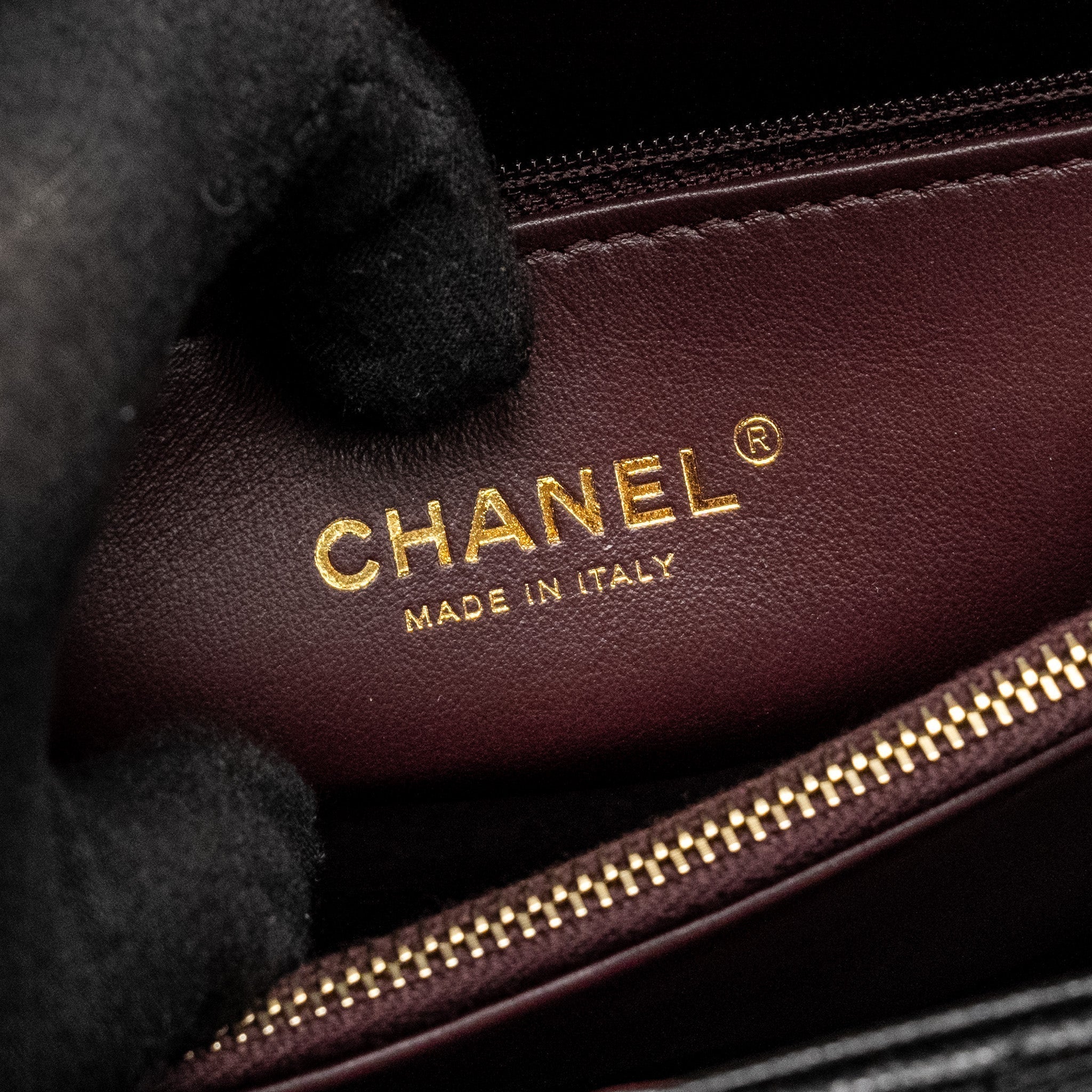 chanel-medium-coco-handle-limited-edition-caviar-black-ghw-microchip