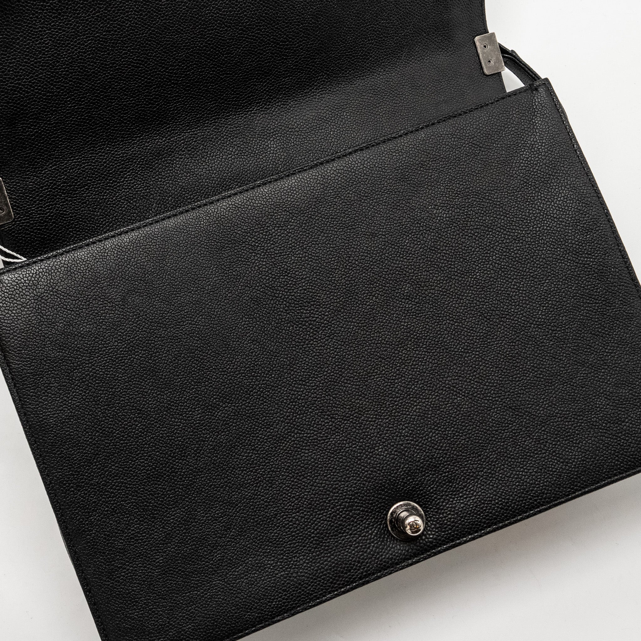 chanel-boy-bag-black