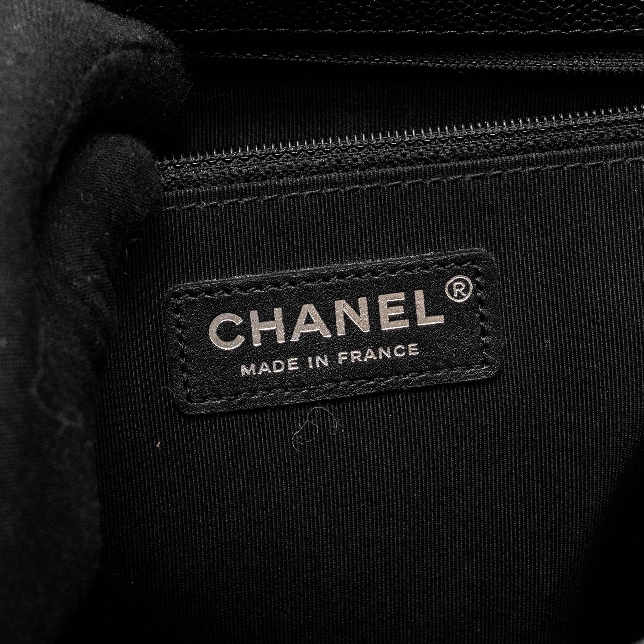 chanel-boy-bag-black