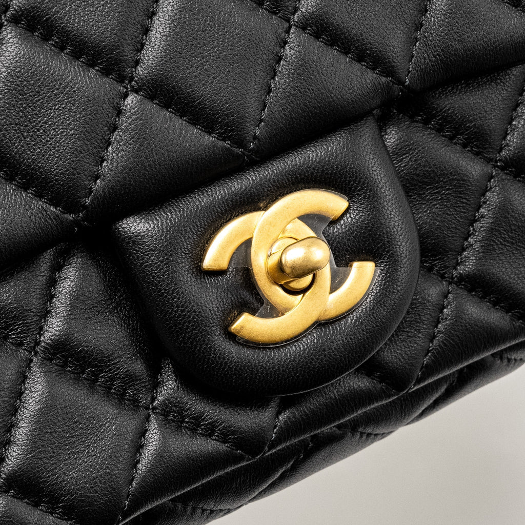 chanel-pearl-crush-mini-rectangular-flap-bag-lambskin-black-ghw-microchip-copy-1