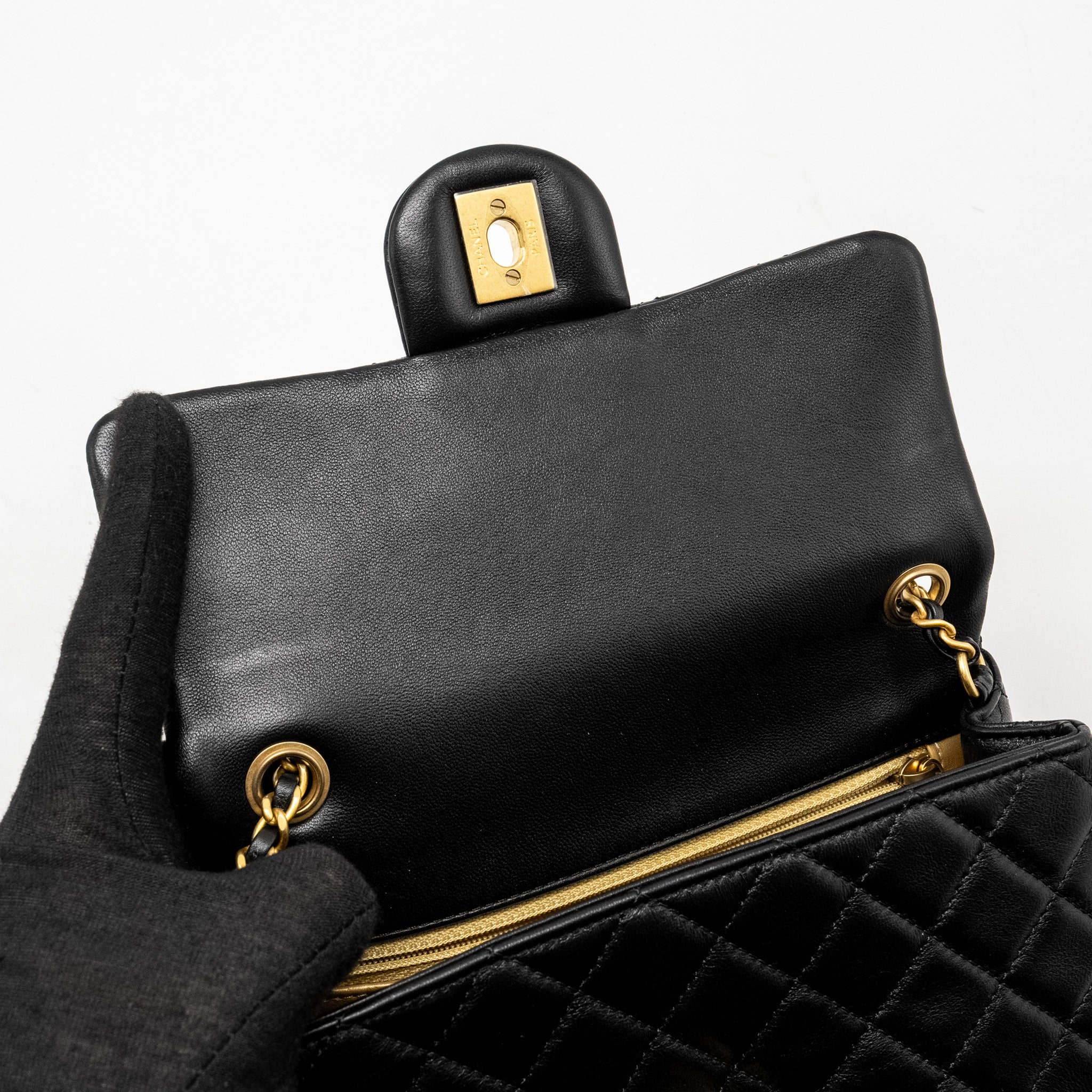 chanel-pearl-crush-mini-rectangular-flap-bag-lambskin-black-ghw-microchip-copy-1
