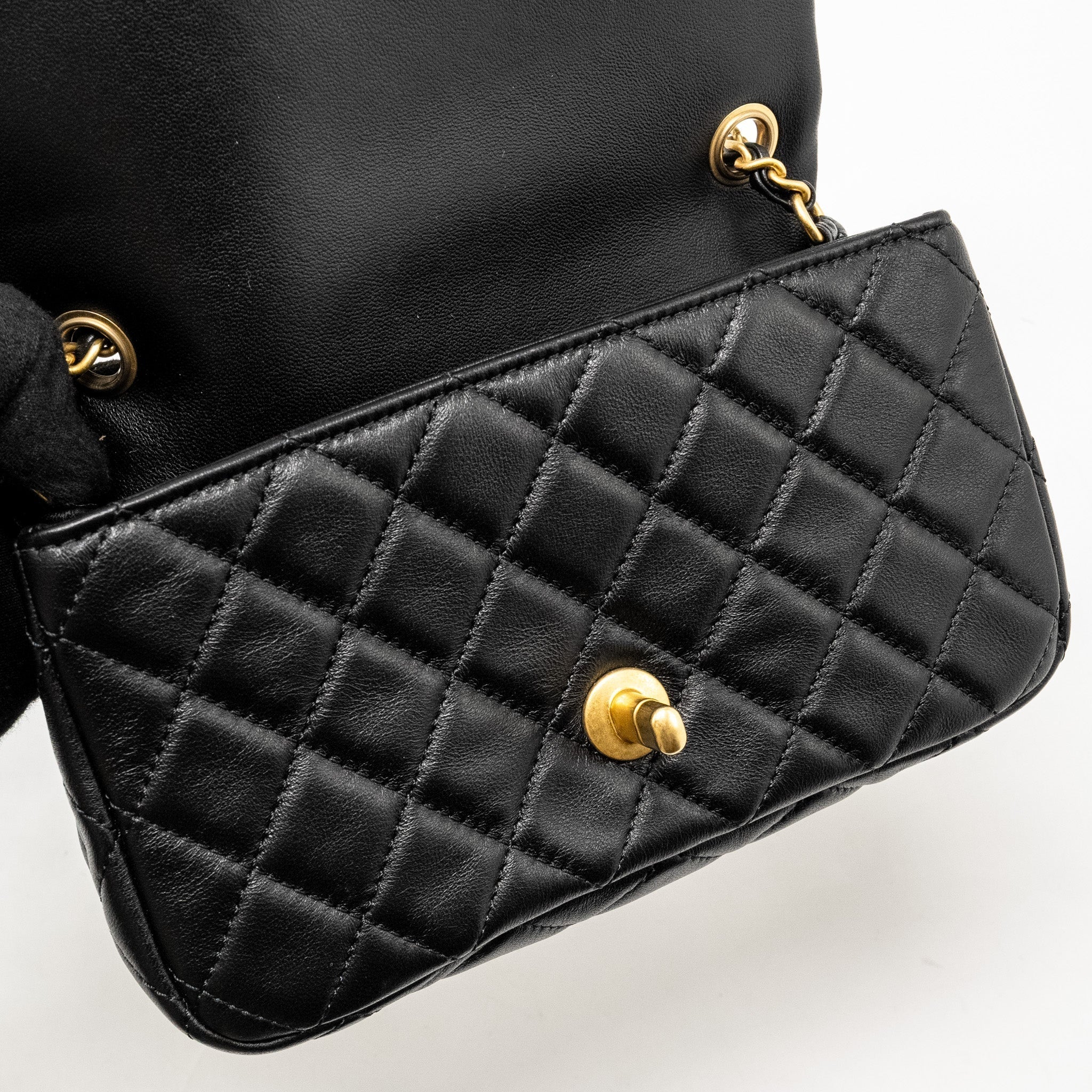 chanel-pearl-crush-mini-rectangular-flap-bag-lambskin-black-ghw-microchip-copy-1