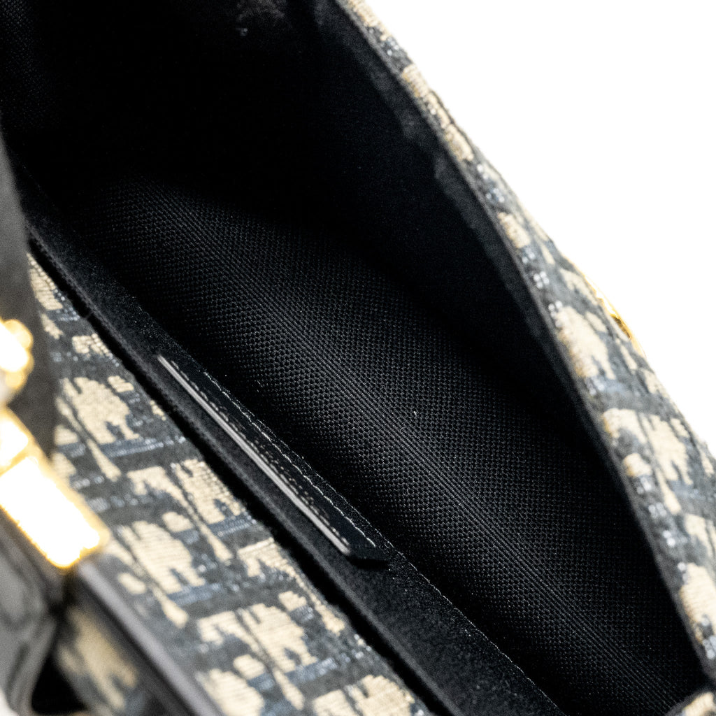 dior-30-montaigne-east-west-bag-with-chain-oblique-jacquard-blue-ghw