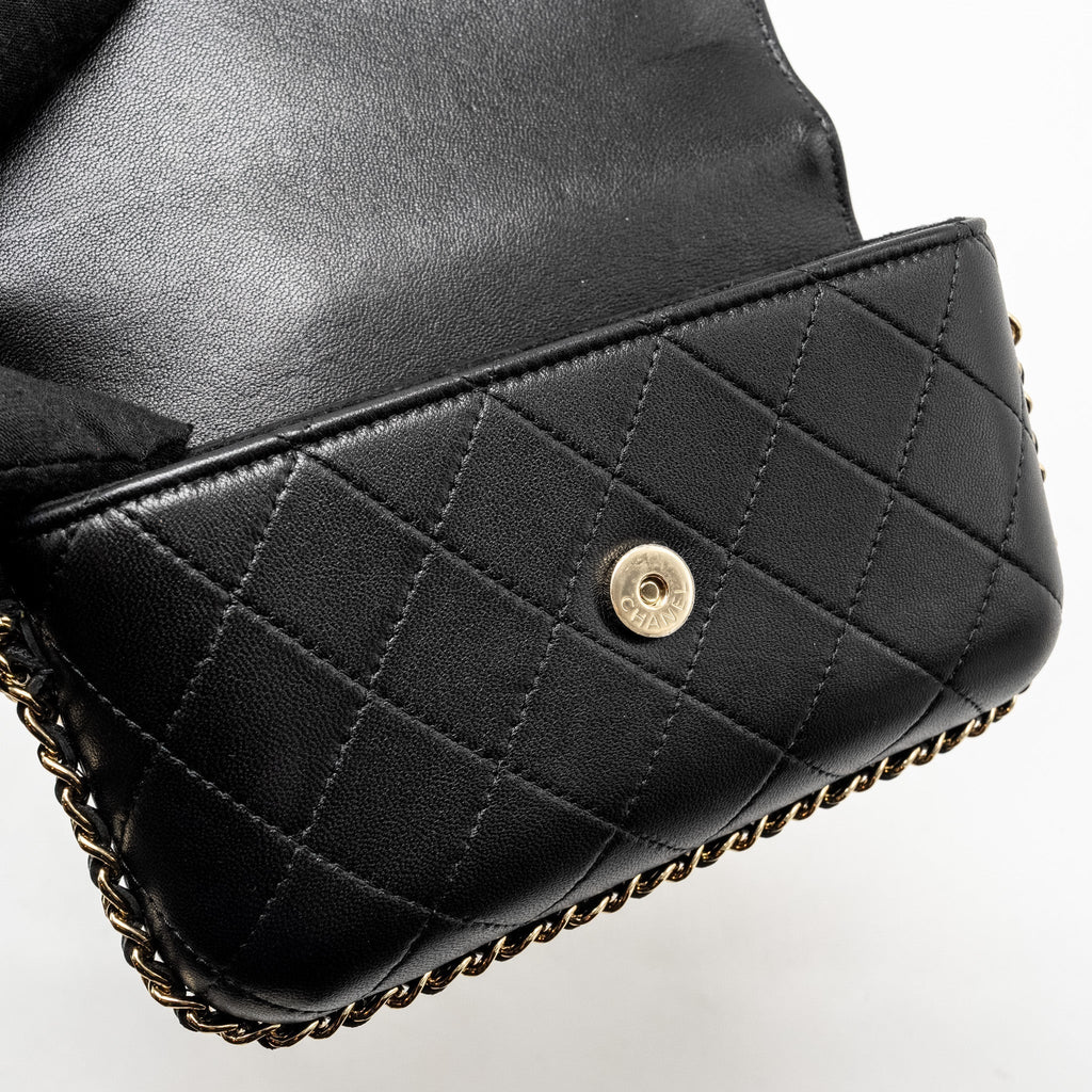 chanel-22a-phone-case-mini-wallet-on-chain-lambskin-black-lghw-microchip-copy