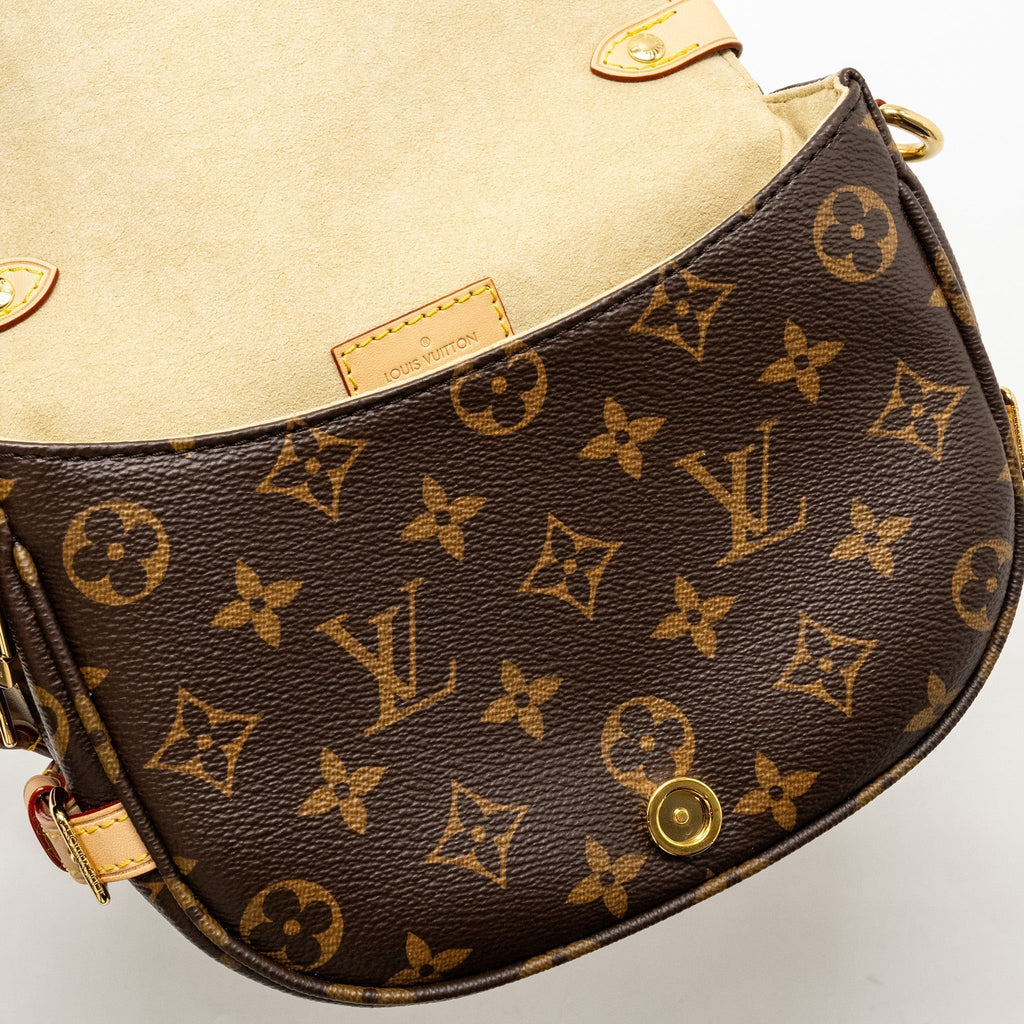 louis-vuitton-saumur-bb-monogram-canvas-ghw