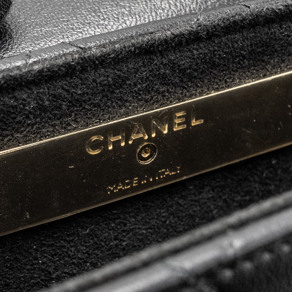 chanel-22a-phone-case-mini-wallet-on-chain-lambskin-black-lghw-microchip-copy