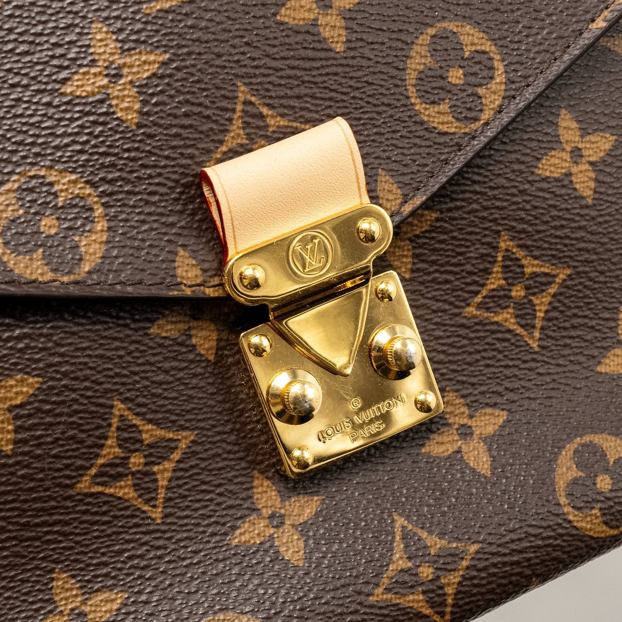 louis-vuitton-pochette-metis-monogram-canvas-ghw-28