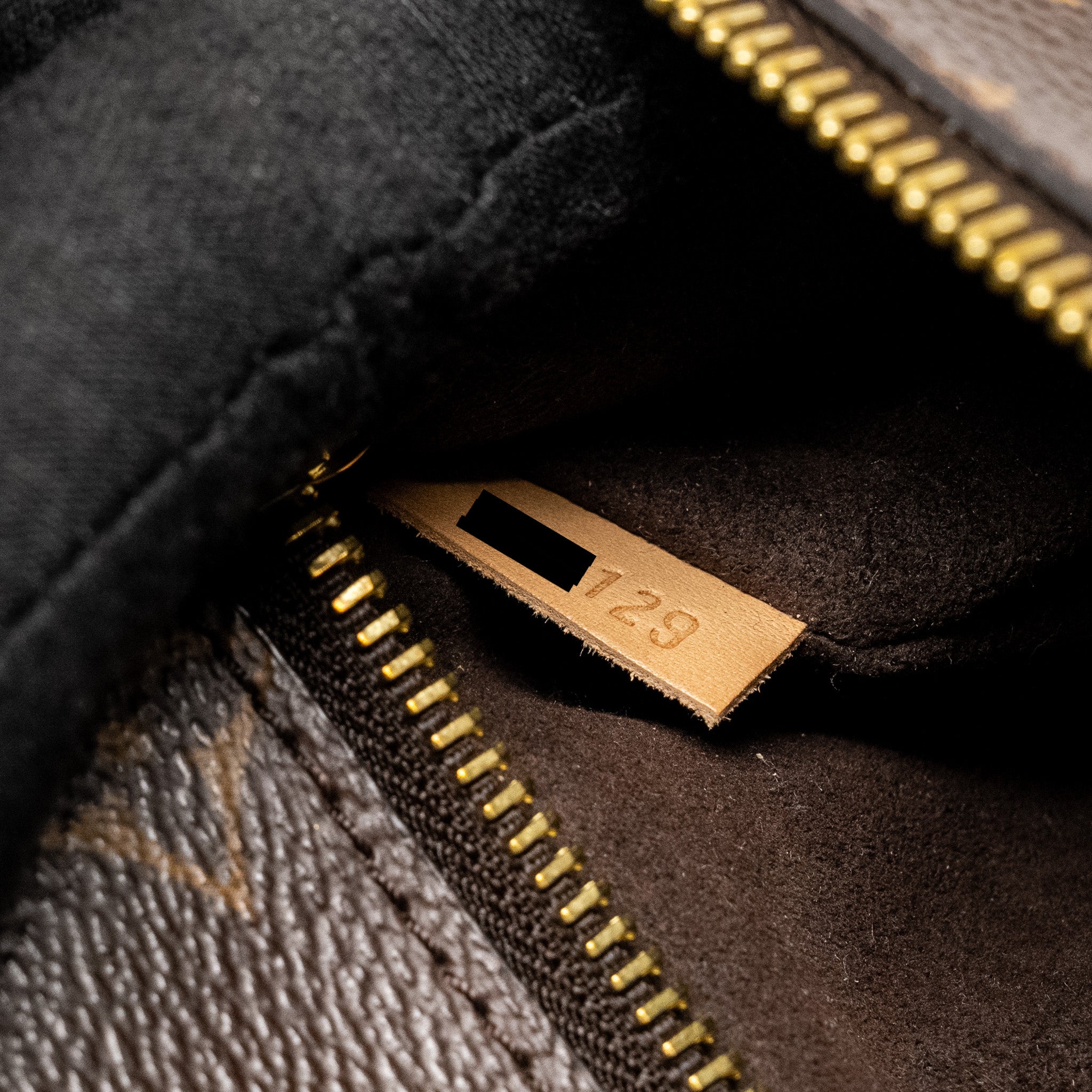 louis-vuitton-pochette-metis-monogram-canvas-ghw-28