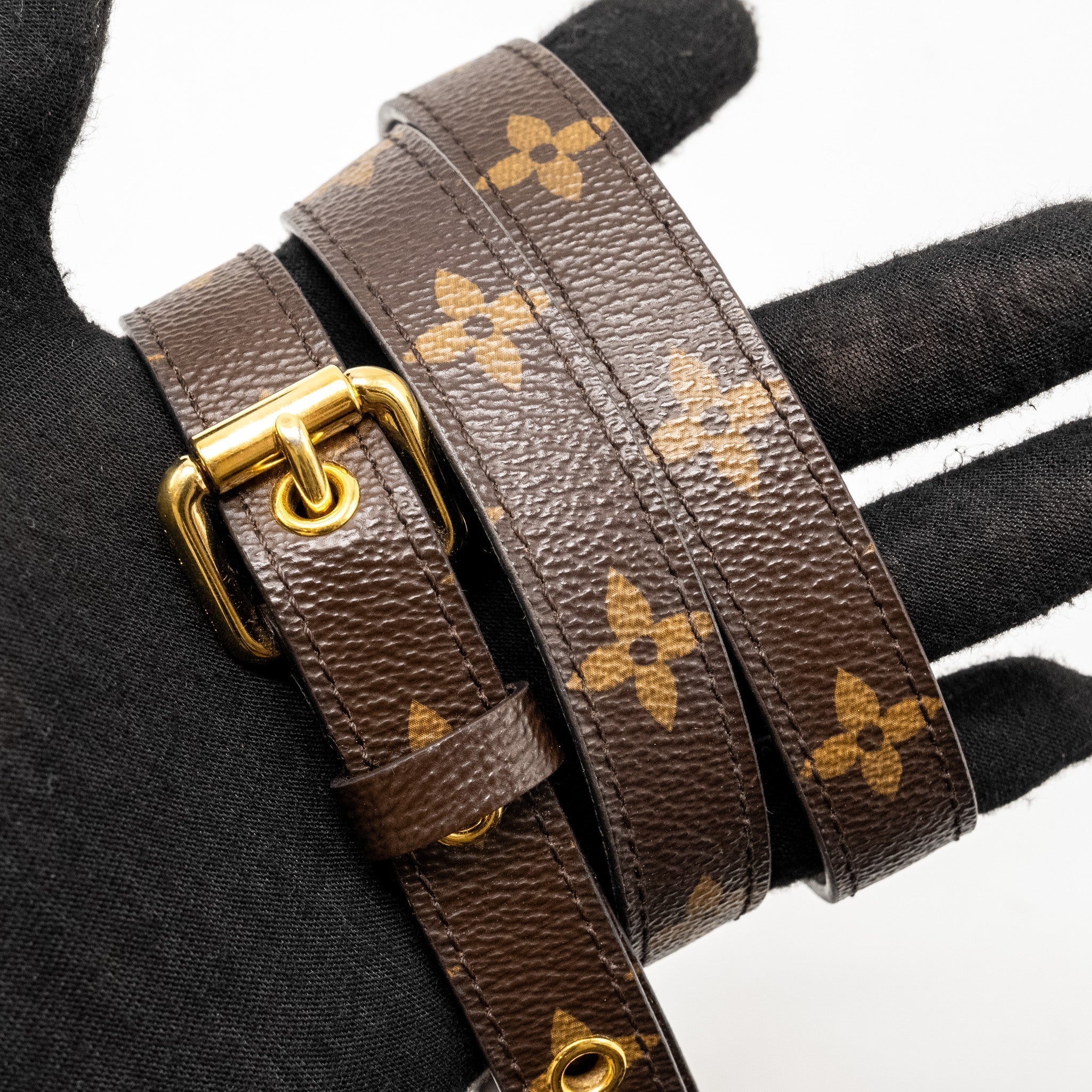 louis-vuitton-pochette-metis-monogram-canvas-ghw-28