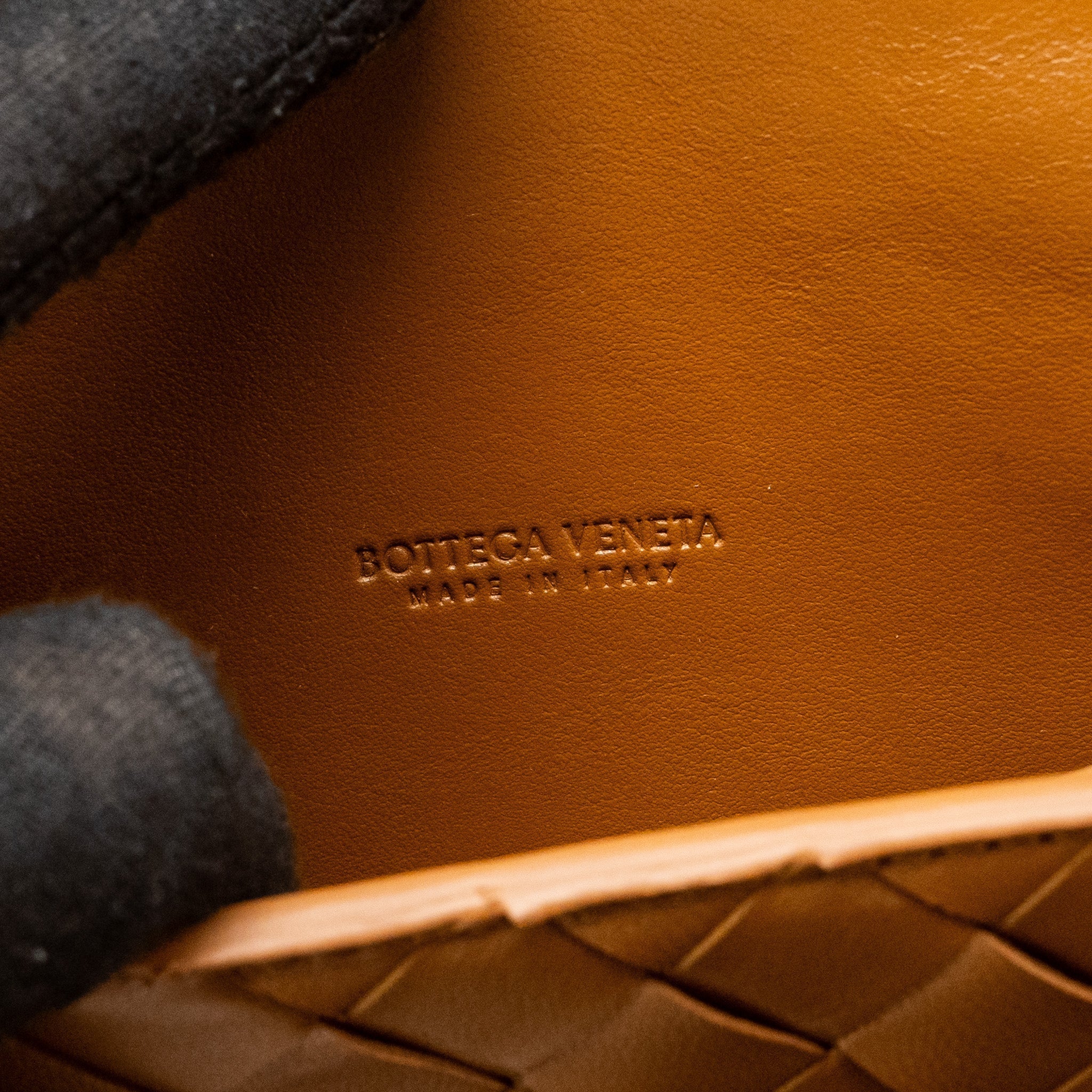 bottega-veneta-andiamo-clutch-bag-lambskin-brown-ghw