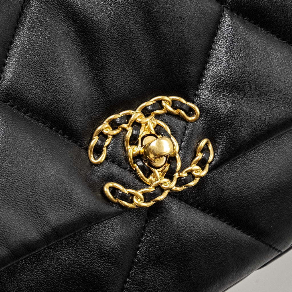 chanel-small-19-bag-lambskin-black-ghwmicrochip
