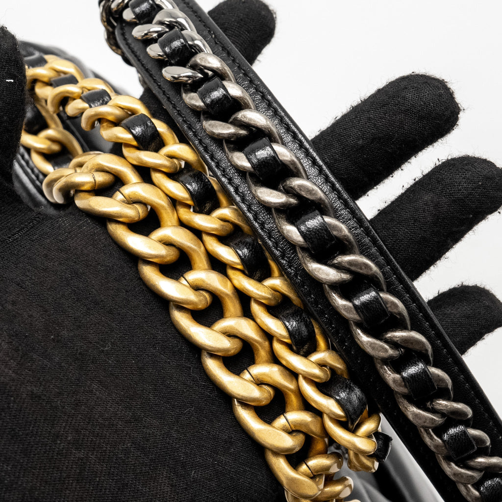 chanel-small-19-bag-lambskin-black-ghwmicrochip
