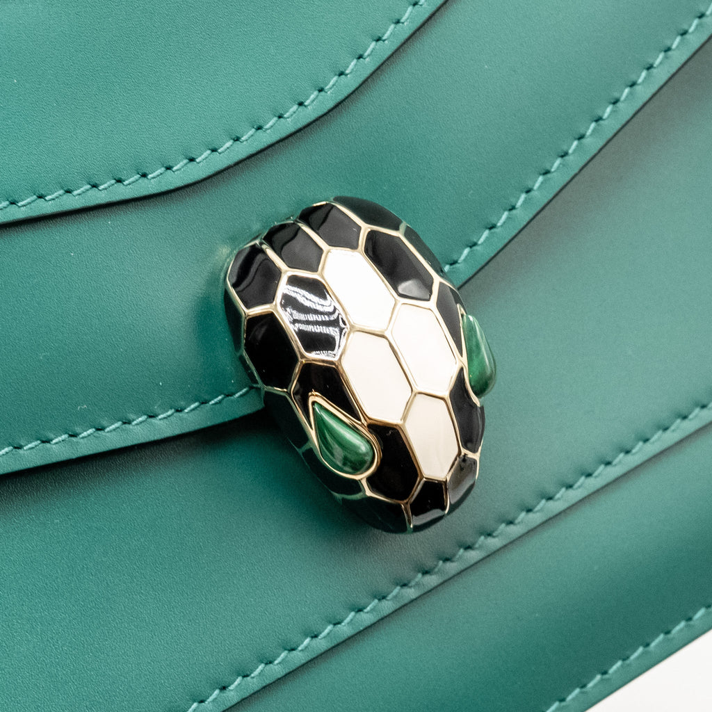 bvlgari-serpenti-forever-bag-calfskin-green-lghw