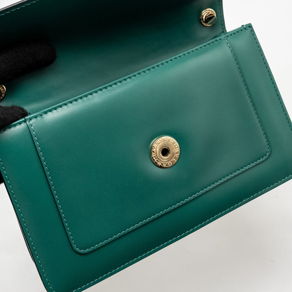 bvlgari-serpenti-forever-bag-calfskin-green-lghw