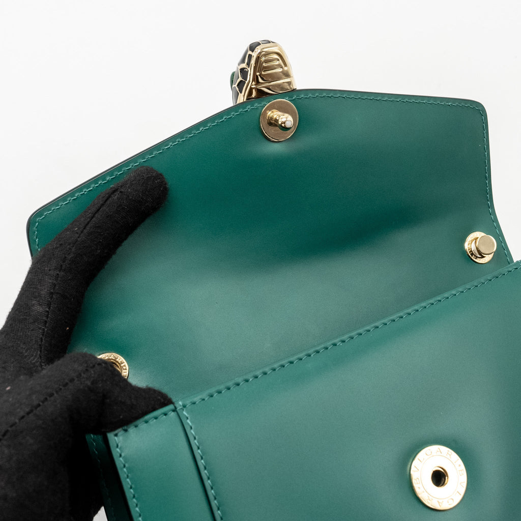 bvlgari-serpenti-forever-bag-calfskin-green-lghw