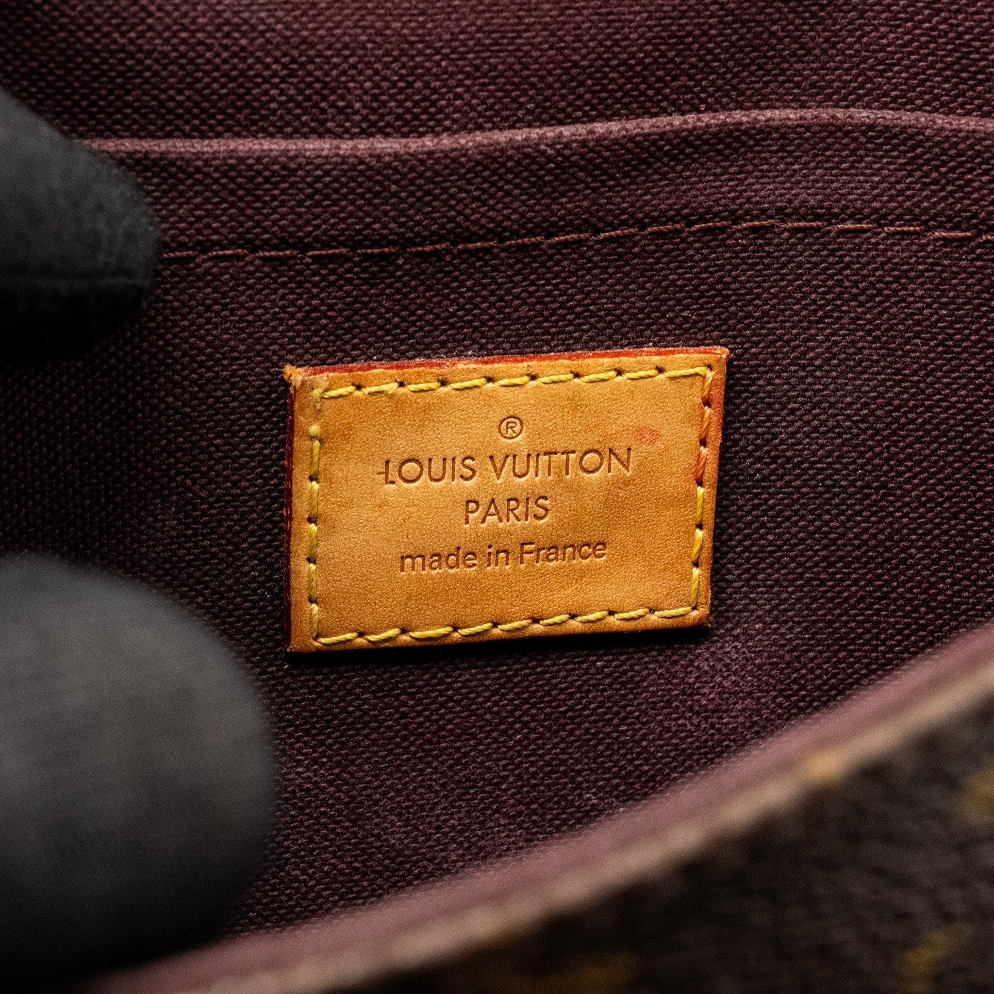 louis-vuitton-favourite-pm-monogram-canvas-ghw-1