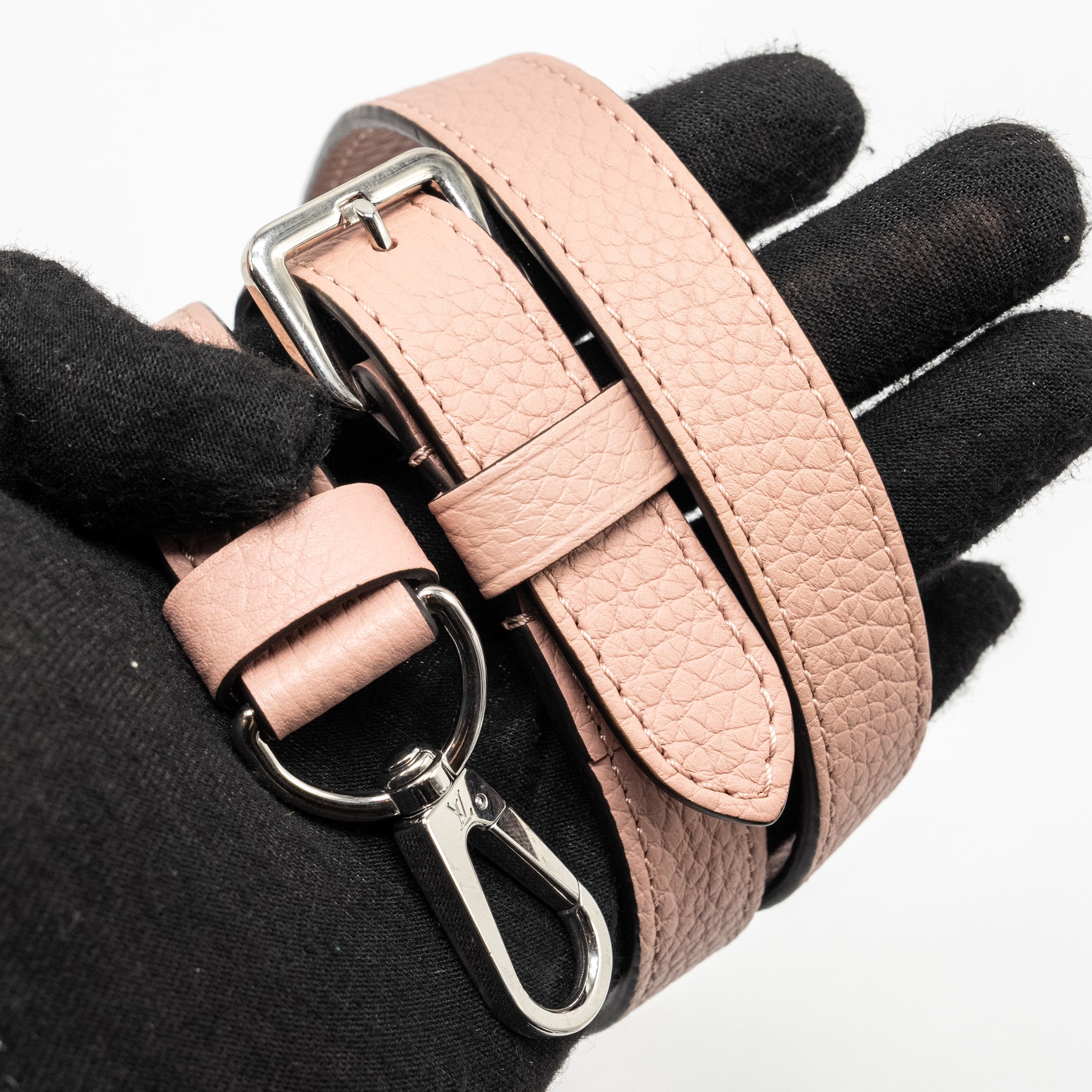 louis-vuitton-capucines-mm-taurillon-pink-shw