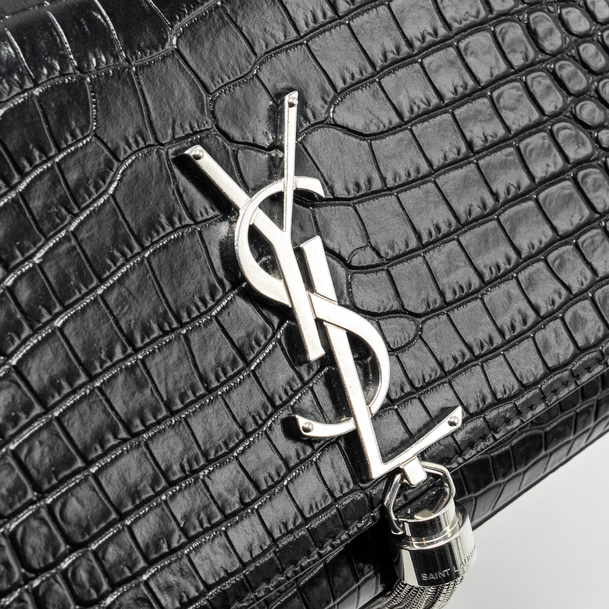 saint-laurent-ysl-kate-small-chain-wallet-with-tassel-in-crocodile-embossed-black-shw