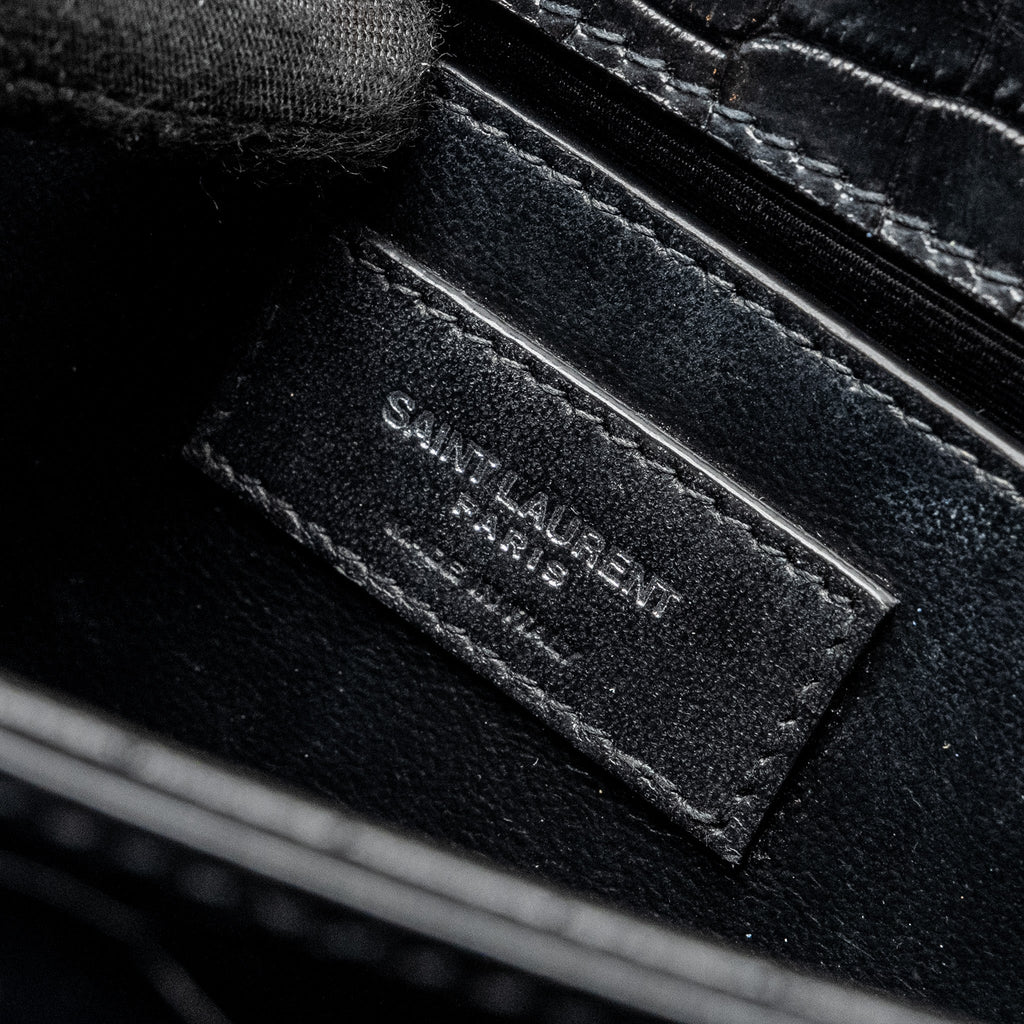 saint-laurent-ysl-kate-small-chain-wallet-with-tassel-in-crocodile-embossed-black-shw