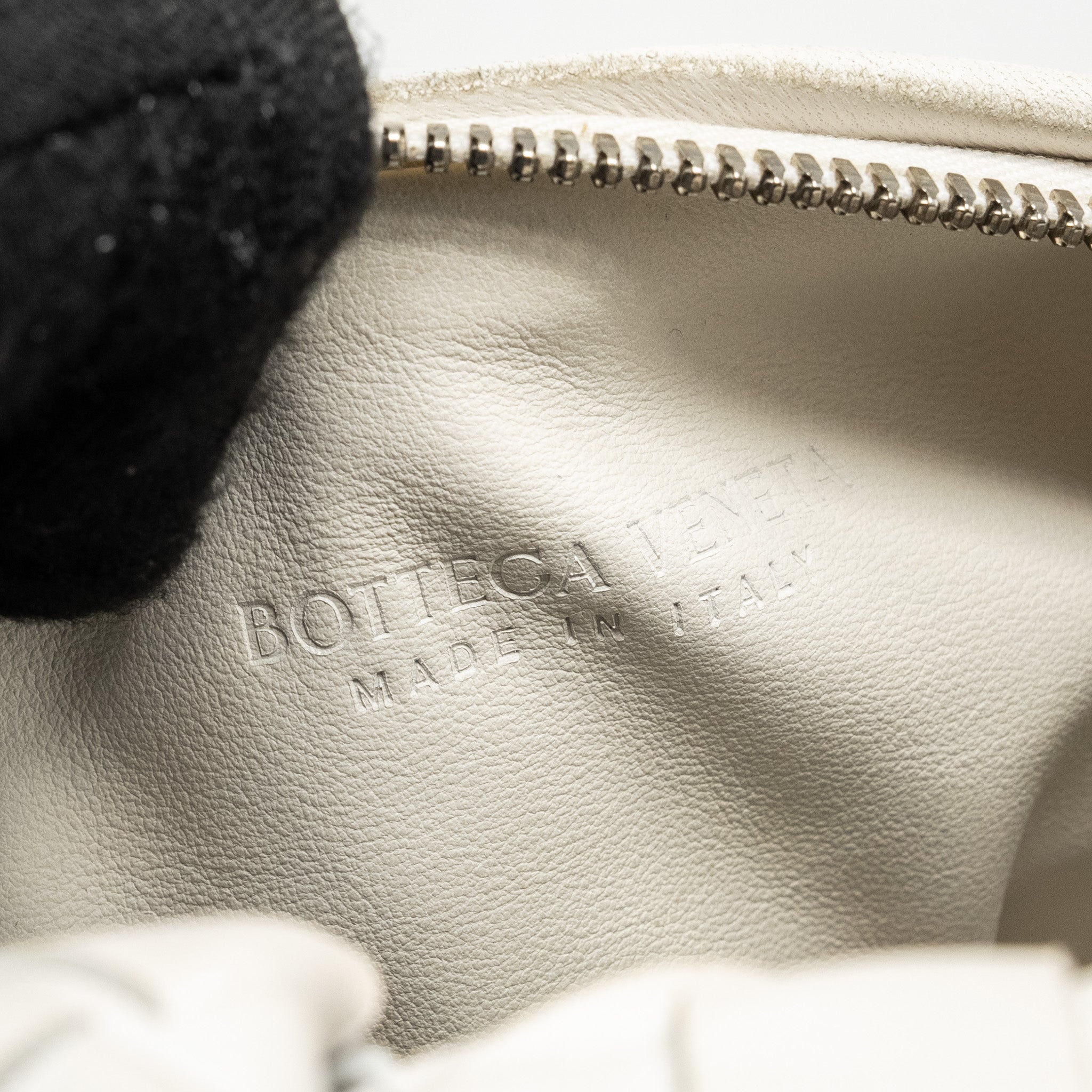 bottega-veneta-mini-jodie-lambskin-chalk-shw