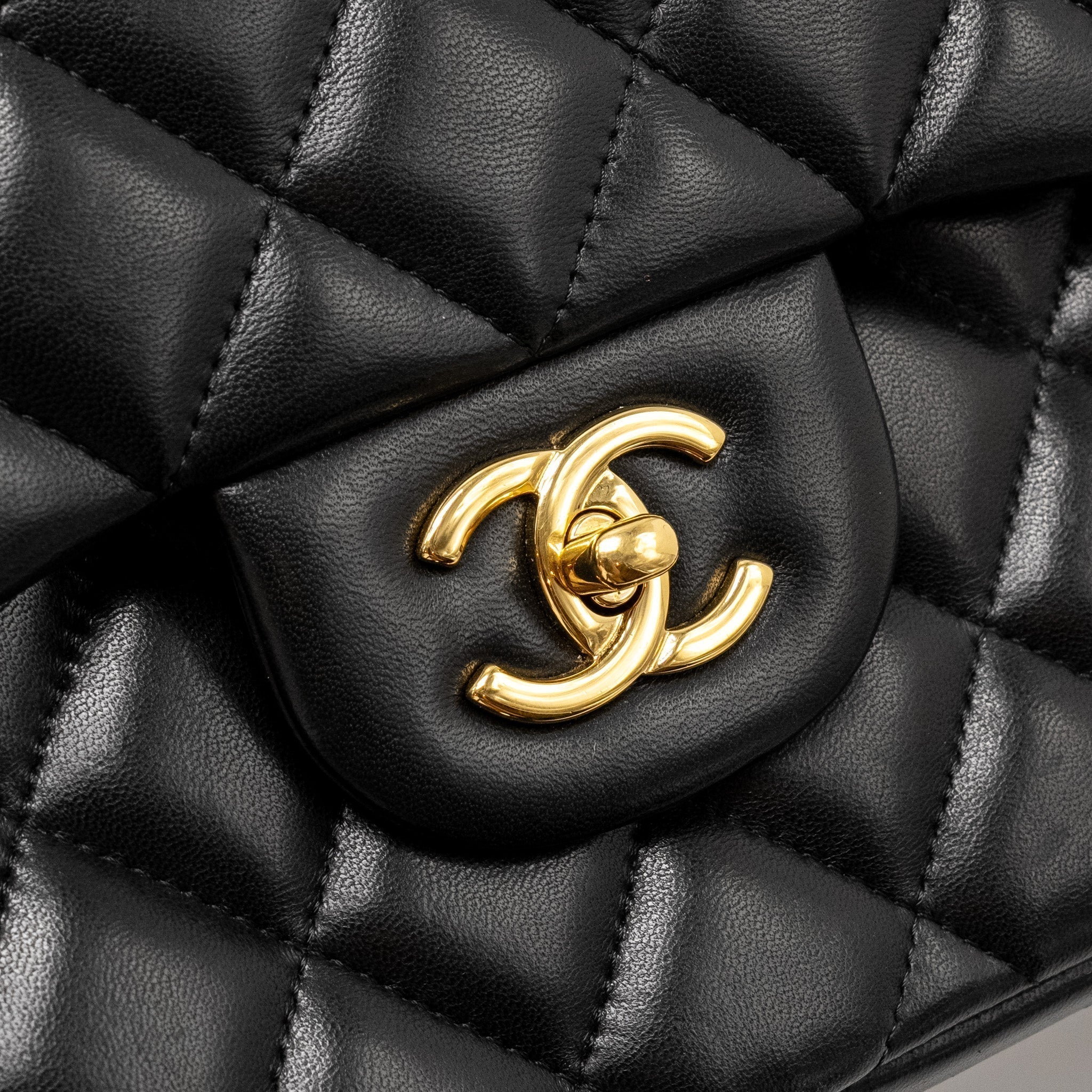 chanel-jumbo-classic-double-flap-bag-lambskin-black-ghw-2