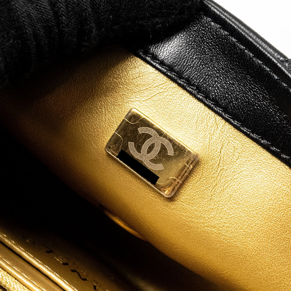 chanel-pearl-crush-mini-rectangular-flap-bag-lambskin-black-ghw-microchip-copy