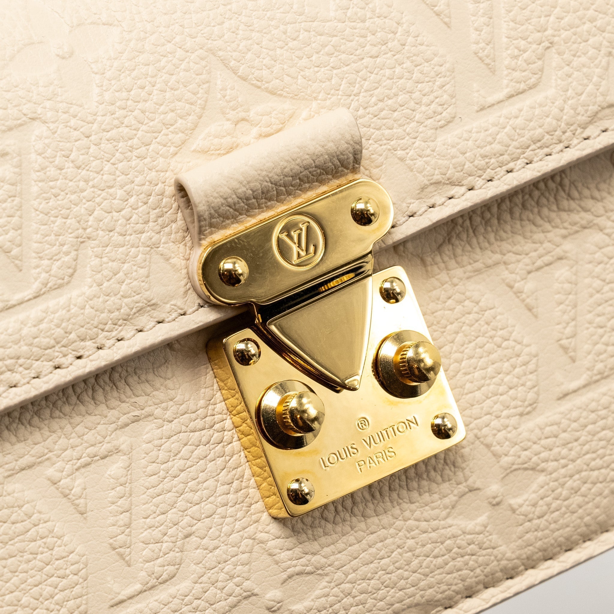 louis-vuitton-wallet-on-chain-metis-monogram-empreinte-cream-ghw