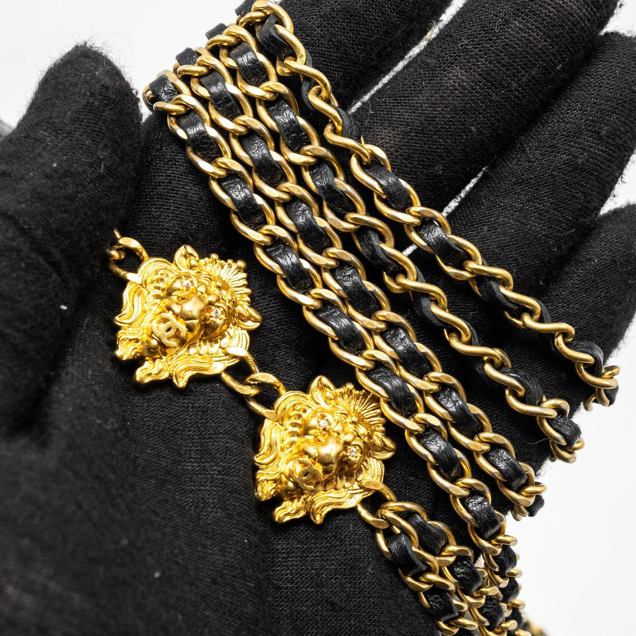 chanel-23a-lion-charms-wallet-on-chain-lambskin-black-ghw-microchip-1
