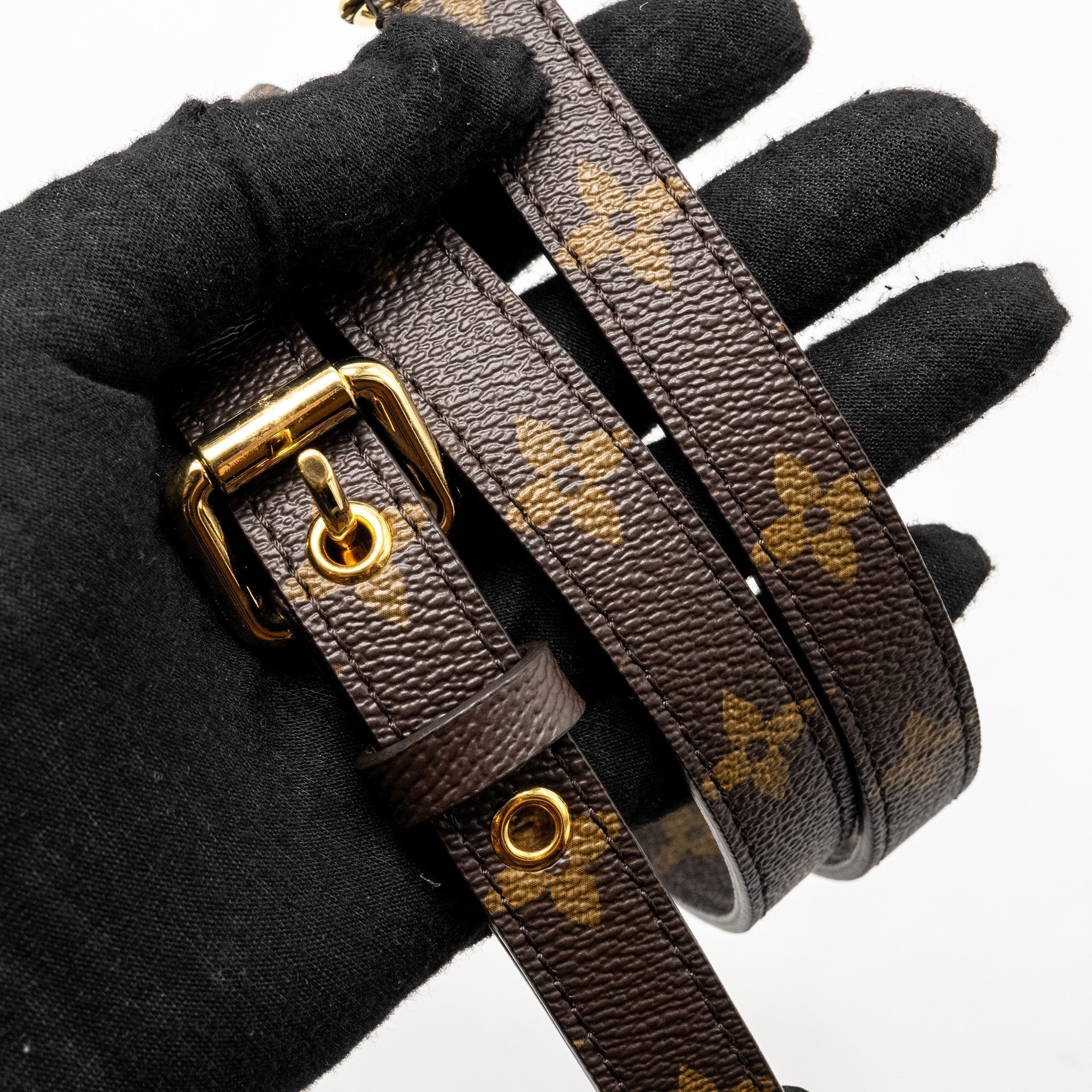 louis-vuitton-pochette-metis-monogram-canvas-ghw-26