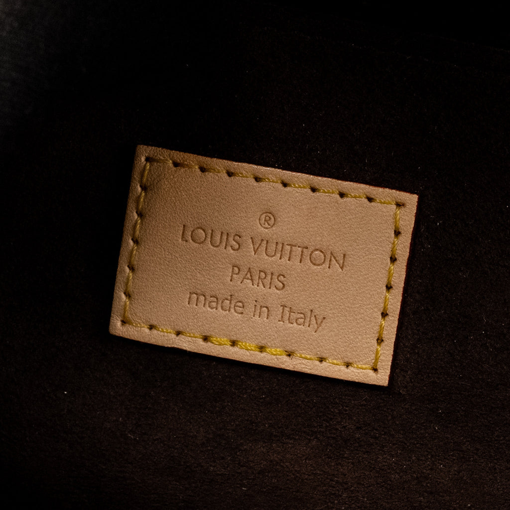 louis-vuitton-pochette-metis-monogram-canvas-ghw-26