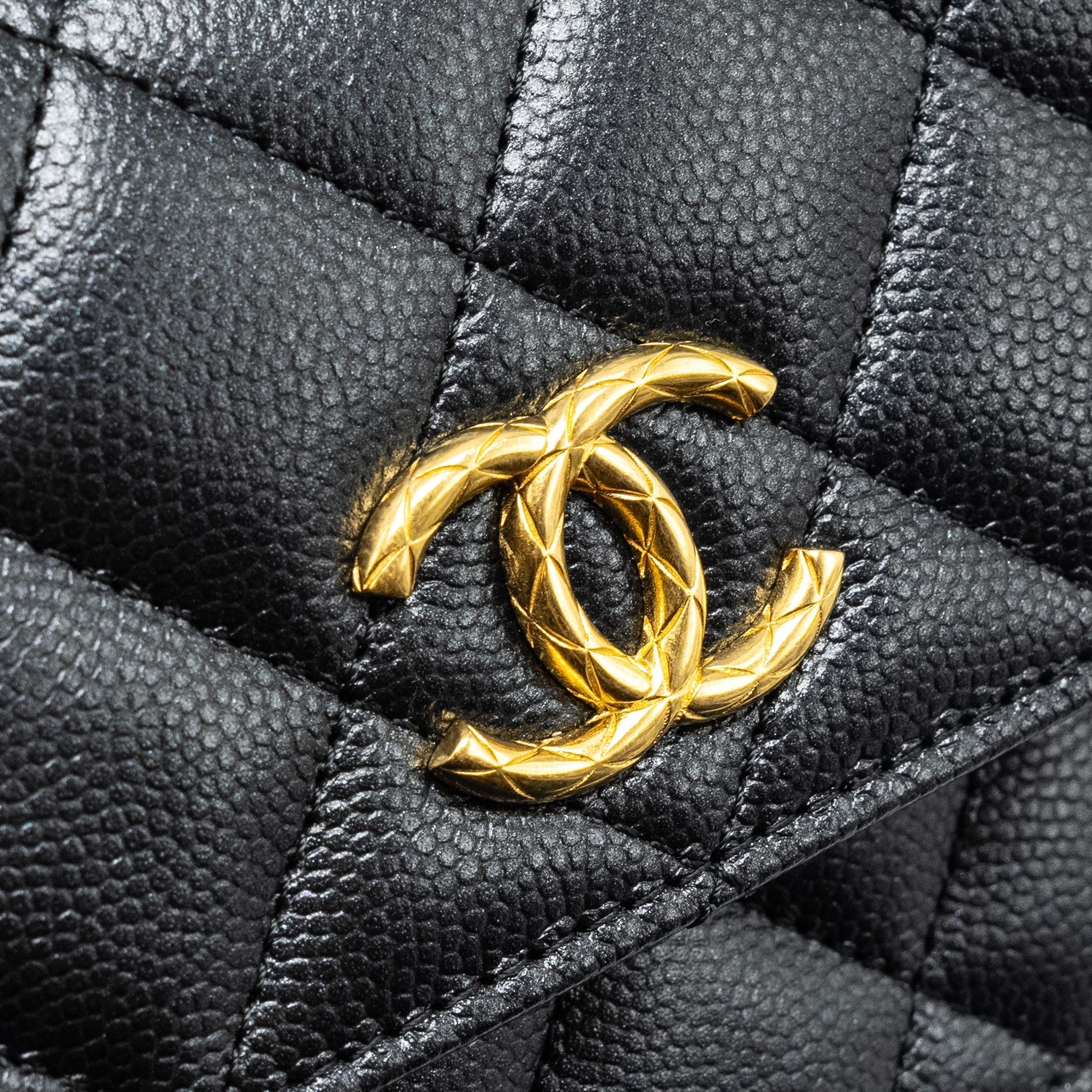chanel-23b-mini-flap-wallet-with-adjustable-chain-caviar-iridescent-black-ghw-microchip