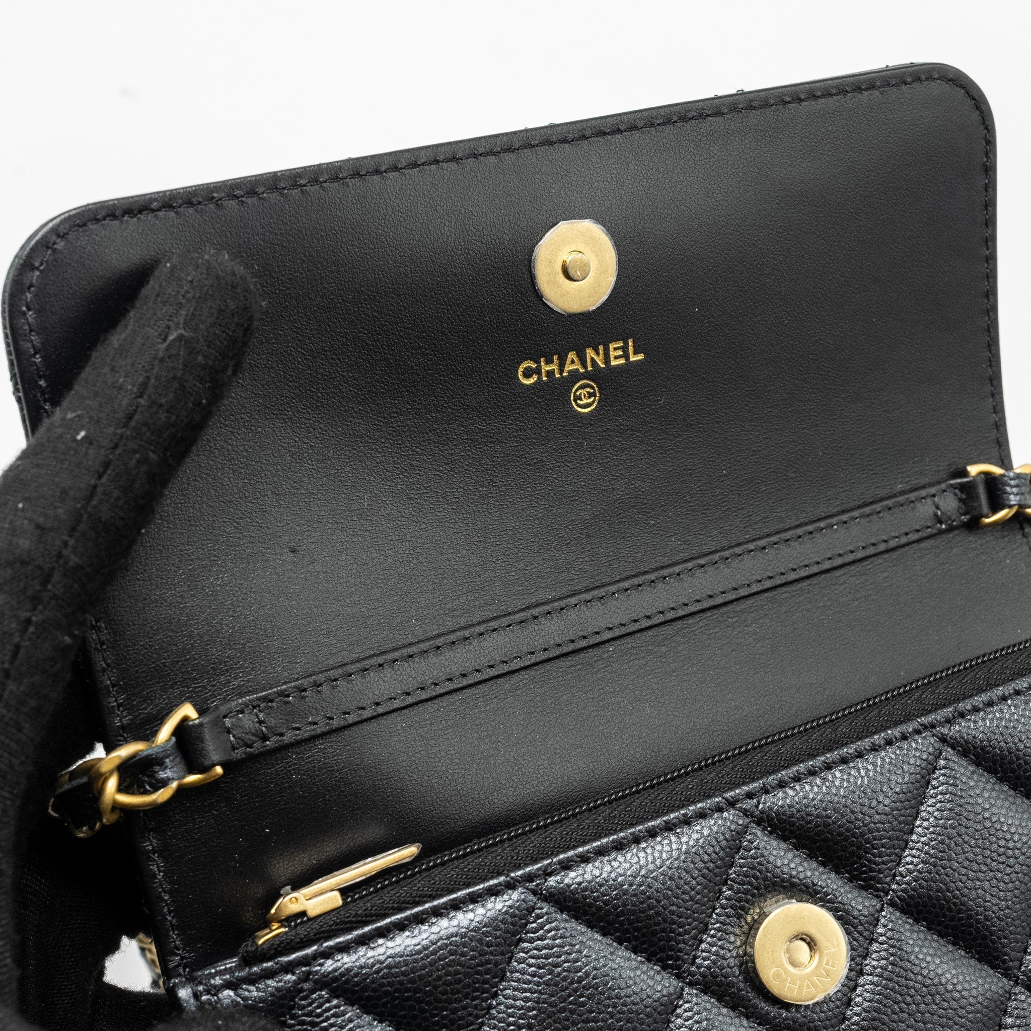 chanel-23b-mini-flap-wallet-with-adjustable-chain-caviar-iridescent-black-ghw-microchip