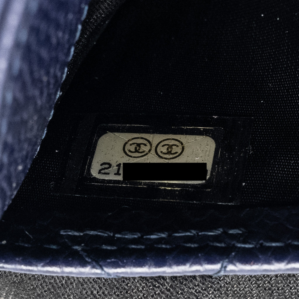 chanel-classic-card-holder-caviar-navy-ghw
