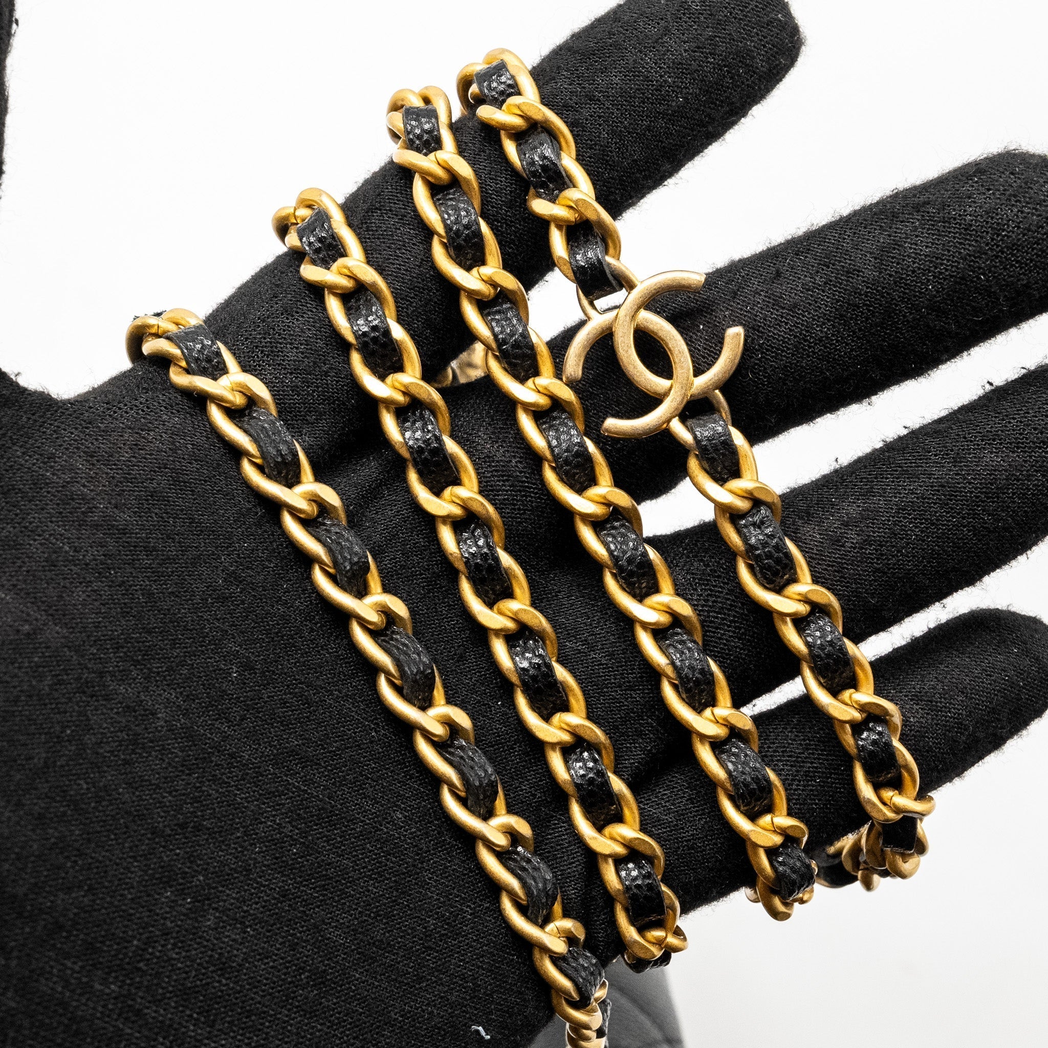 chanel-camellia-wallet-on-chain-caviar-black-ghw-microchip