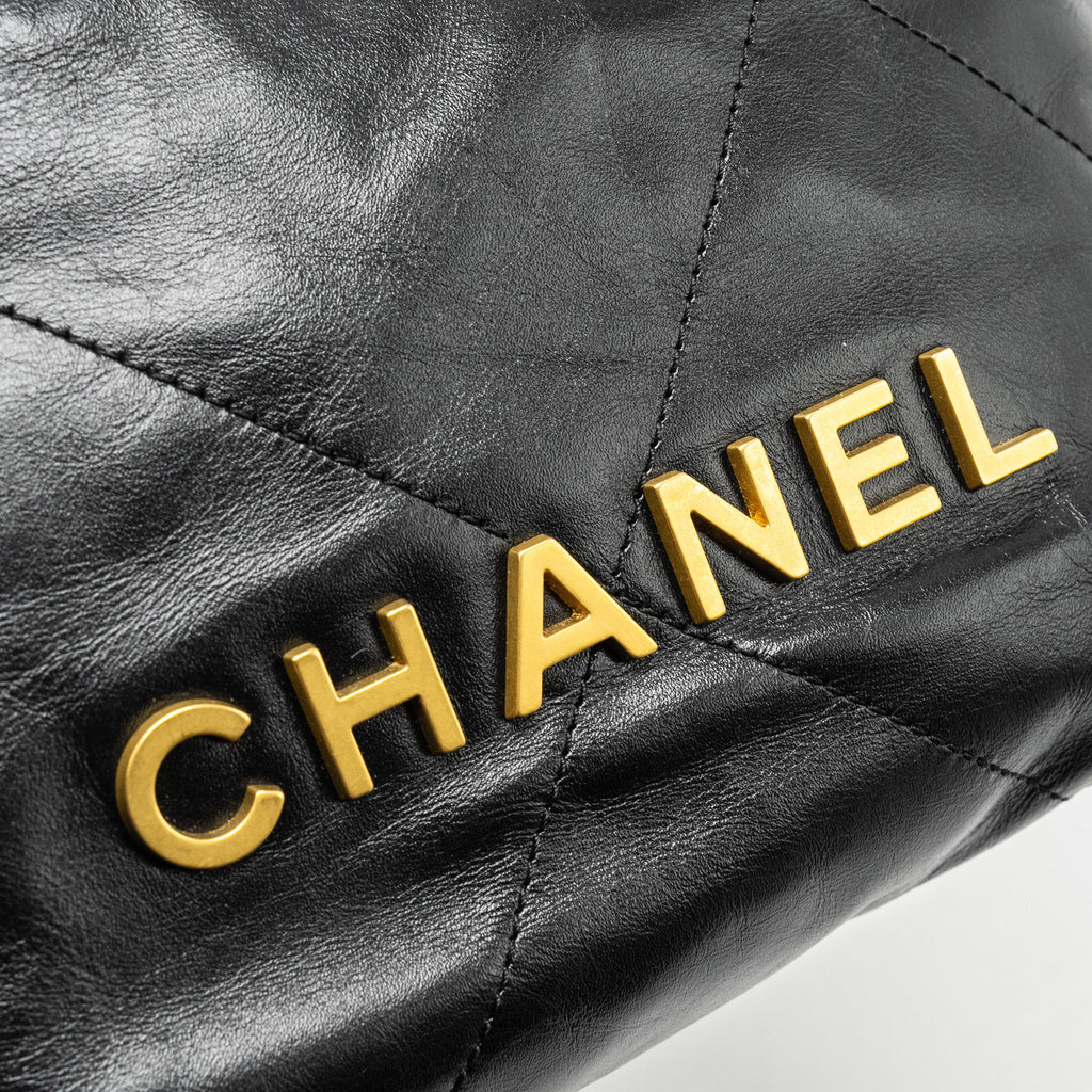 chanel-mini-22-bag-shiny-calfskin-black-ghwmicrochip-3
