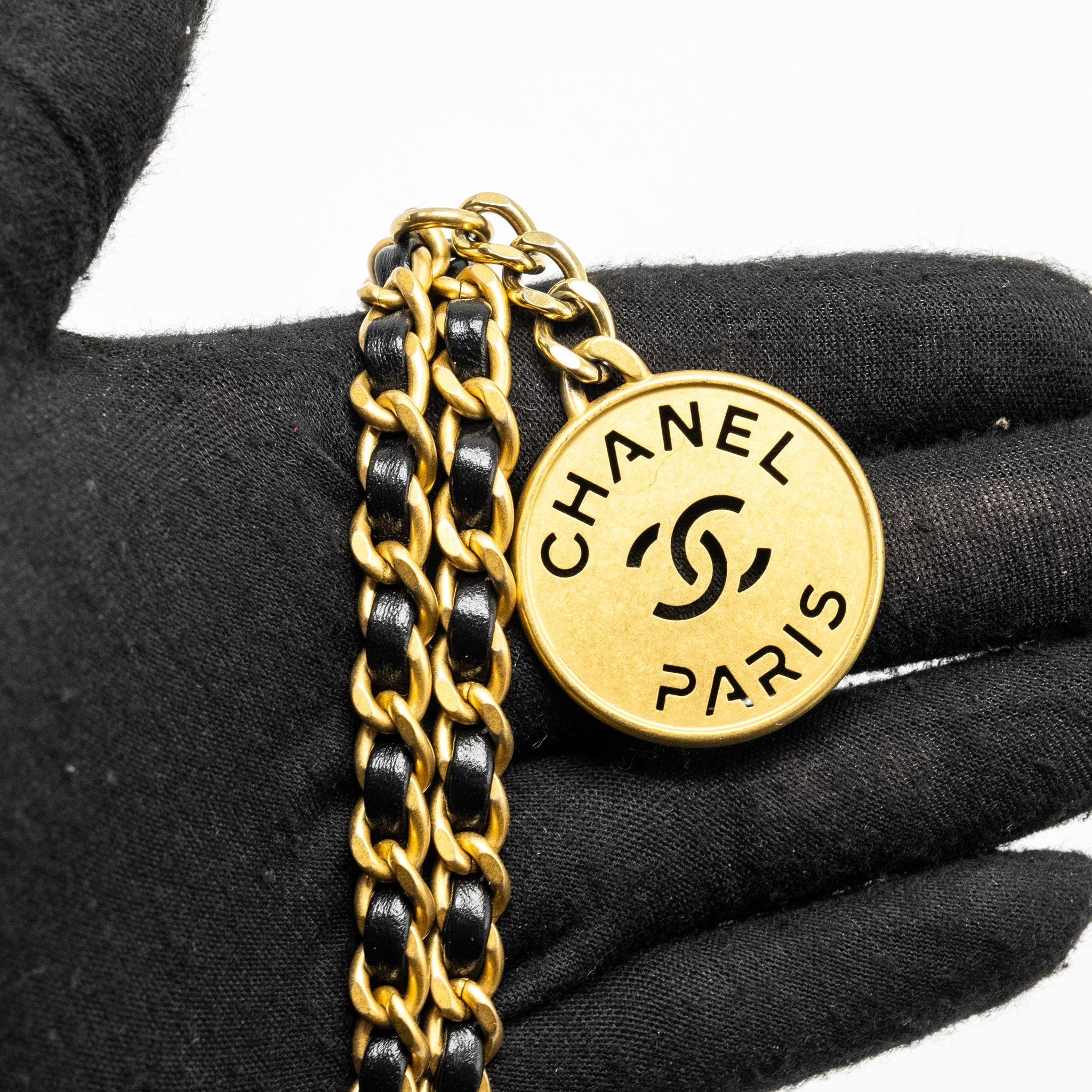 chanel-mini-22-bag-shiny-calfskin-black-ghwmicrochip-3