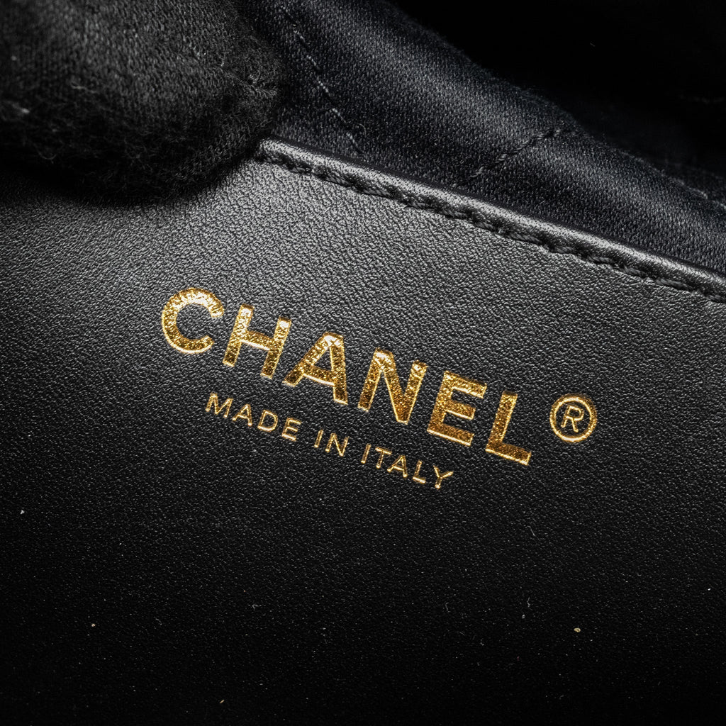 chanel-mini-22-bag-shiny-calfskin-black-ghwmicrochip-3