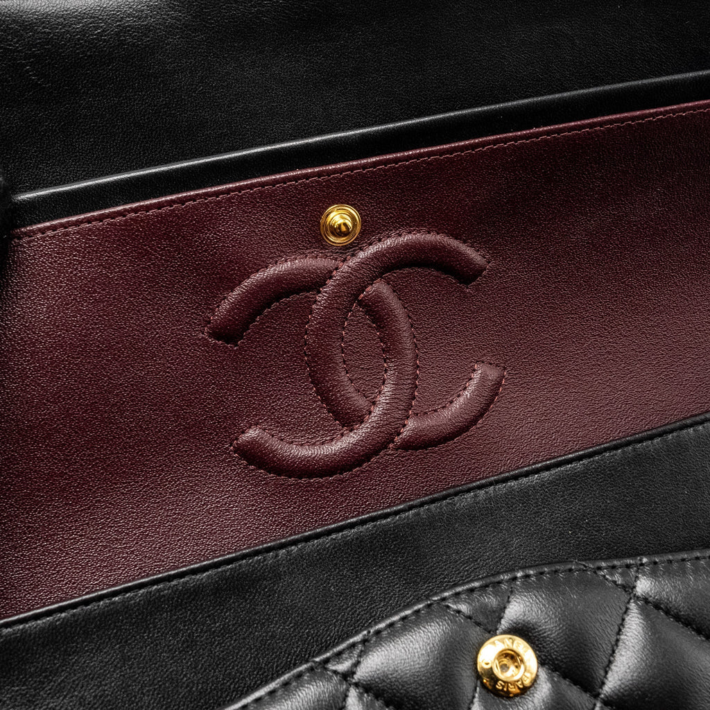 chanel-medium-classic-double-flap-bag-lambskin-black-ghwmicrochip