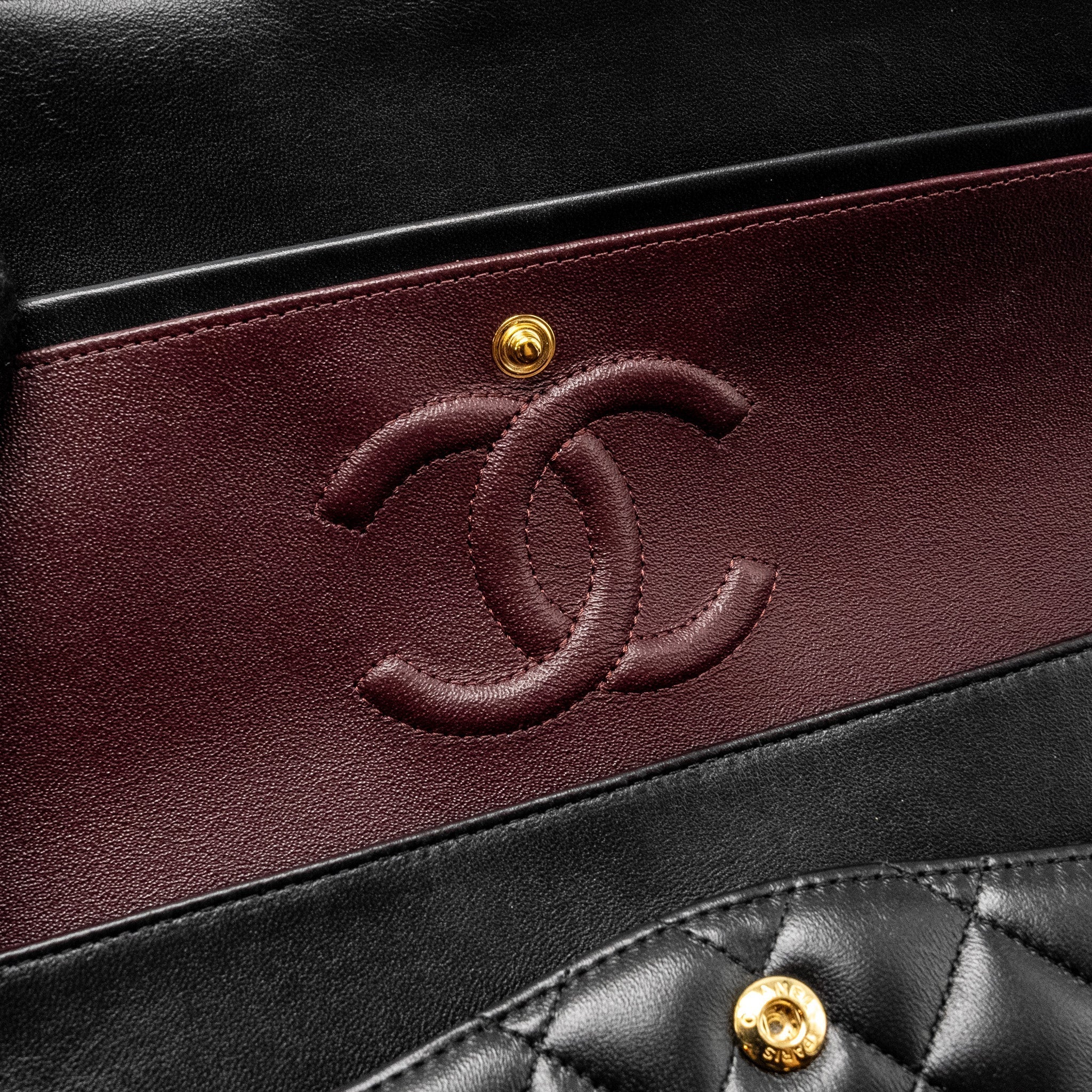 chanel-medium-classic-double-flap-bag-lambskin-black-ghwmicrochip