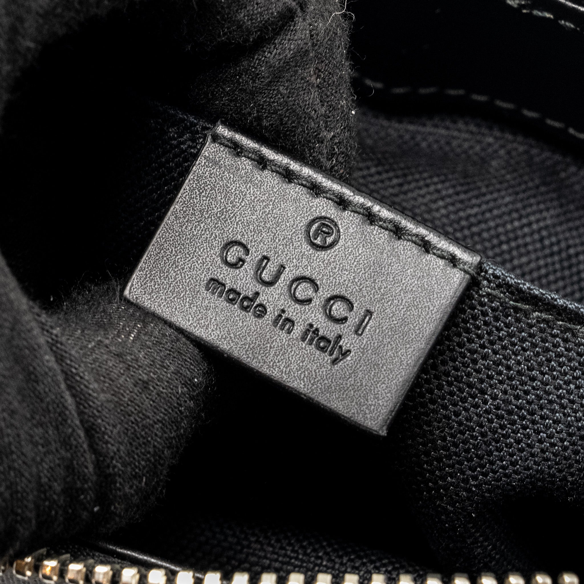 gucci-messenger-bag-gg-supreme-canvas-black-multicolour-shw