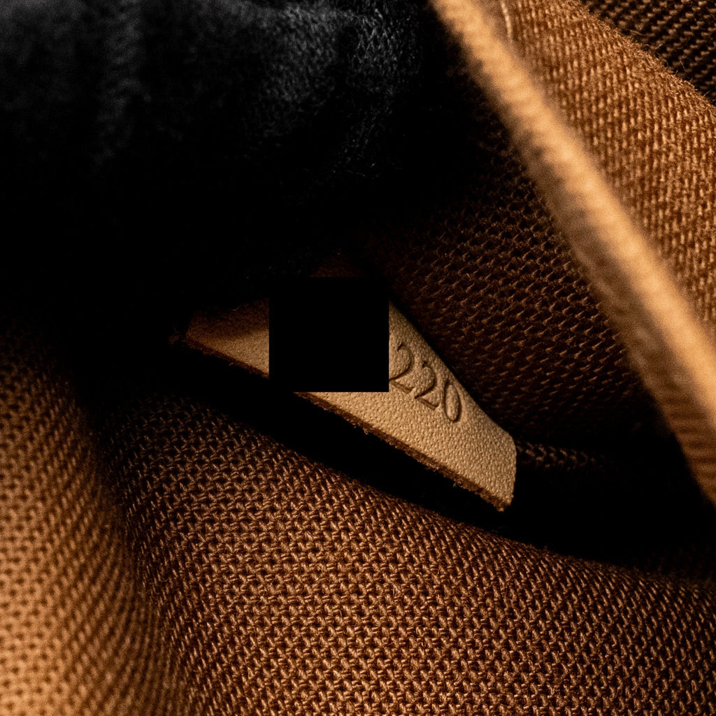 louis-vuitton-pochette-accessories-monogram-canvas-ghw-8